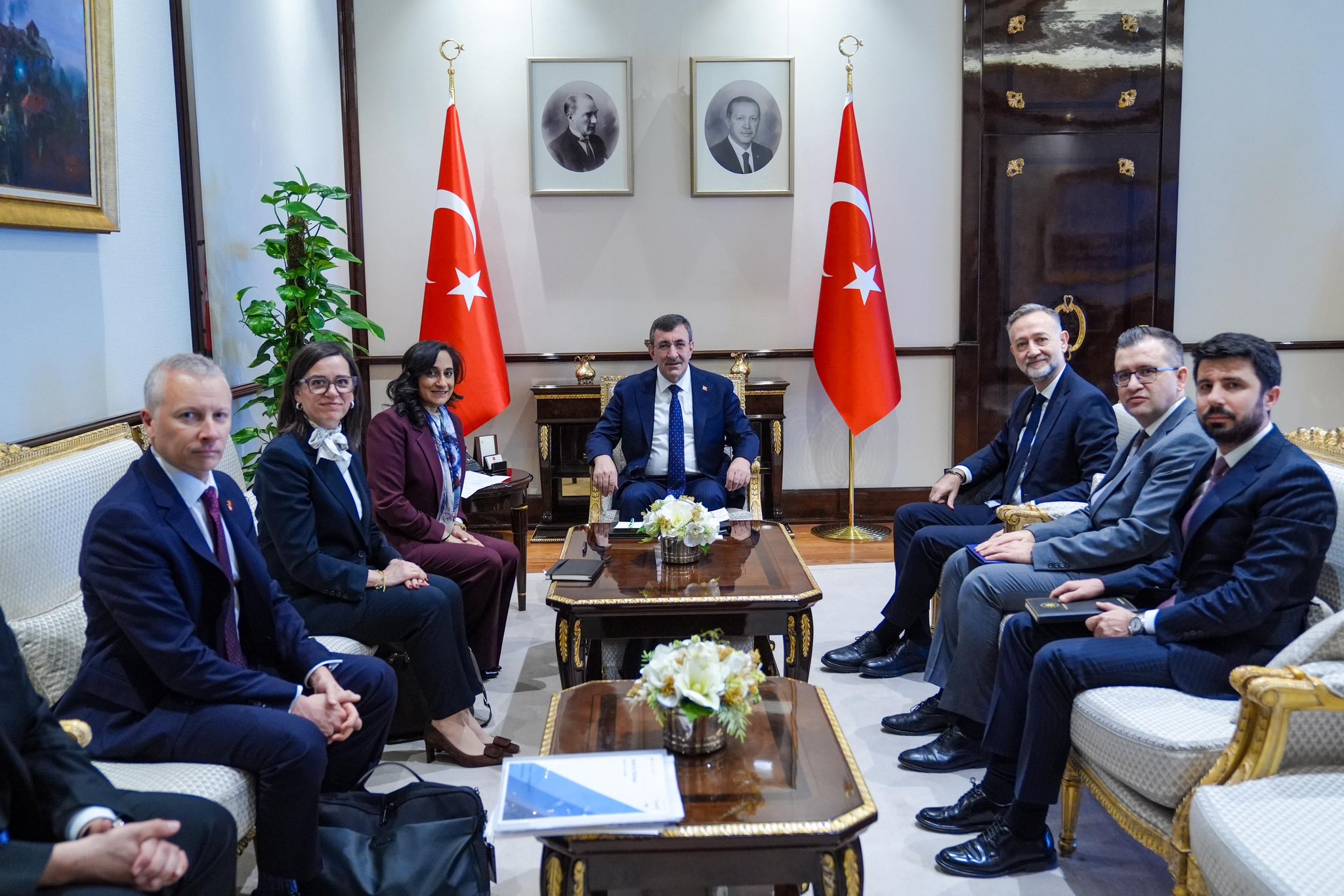 Cevdet Yılmaz Kanada Dışişleri Bakanı Anita Anand görüşmesi