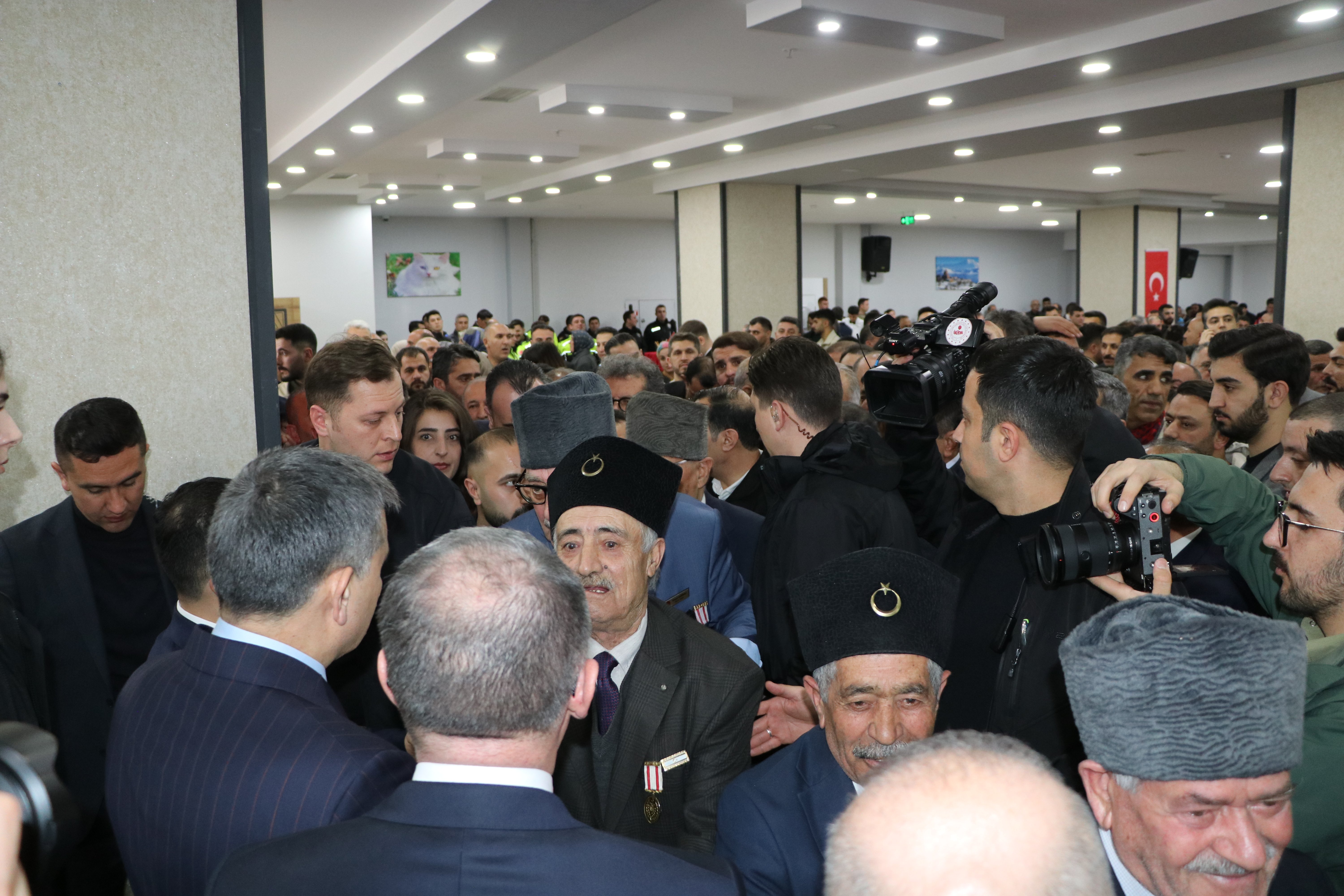 Bakan Çiftçi programdan ayrılıyor