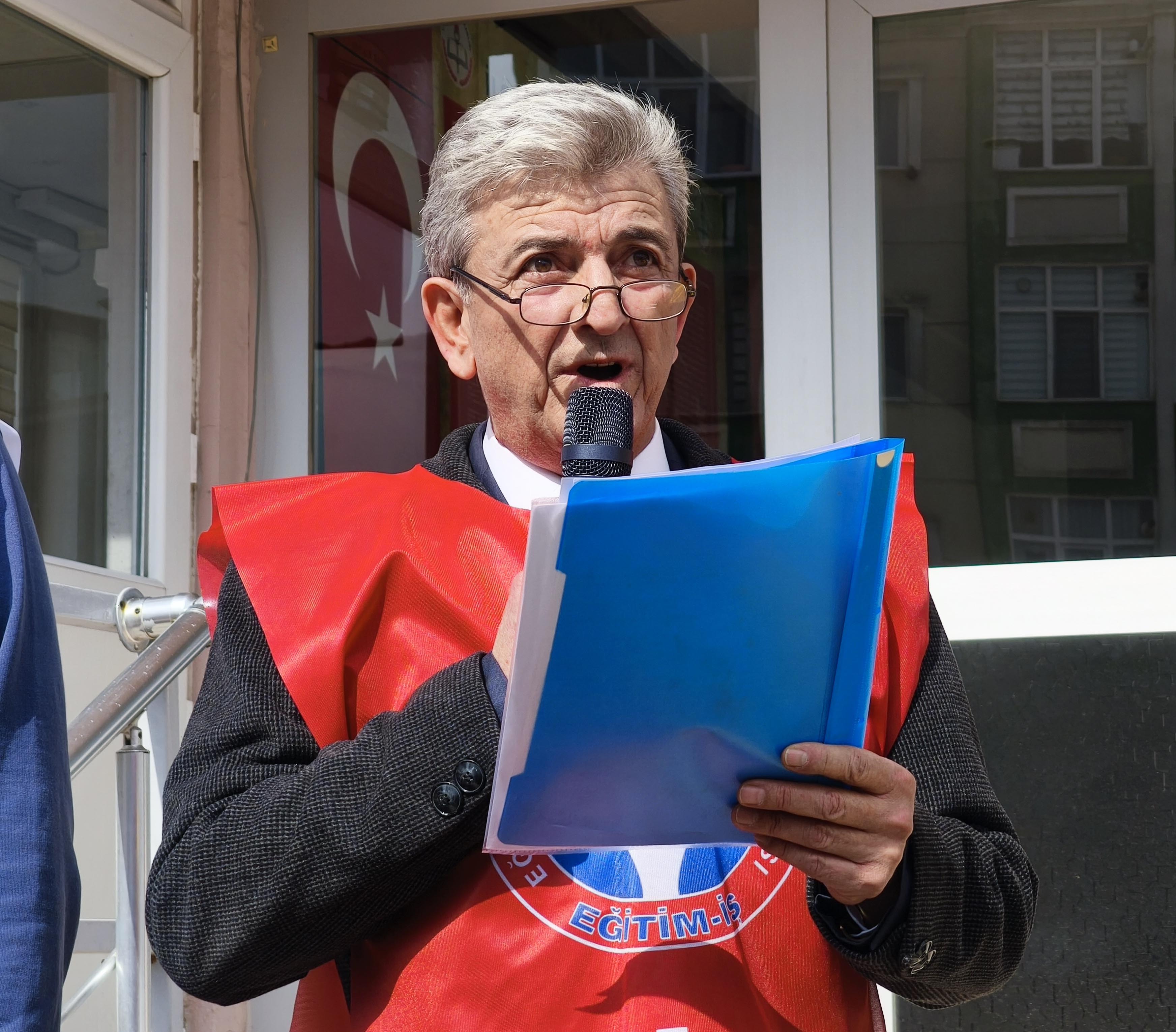 Keşan İlçe Milli Eğitim önü eylem