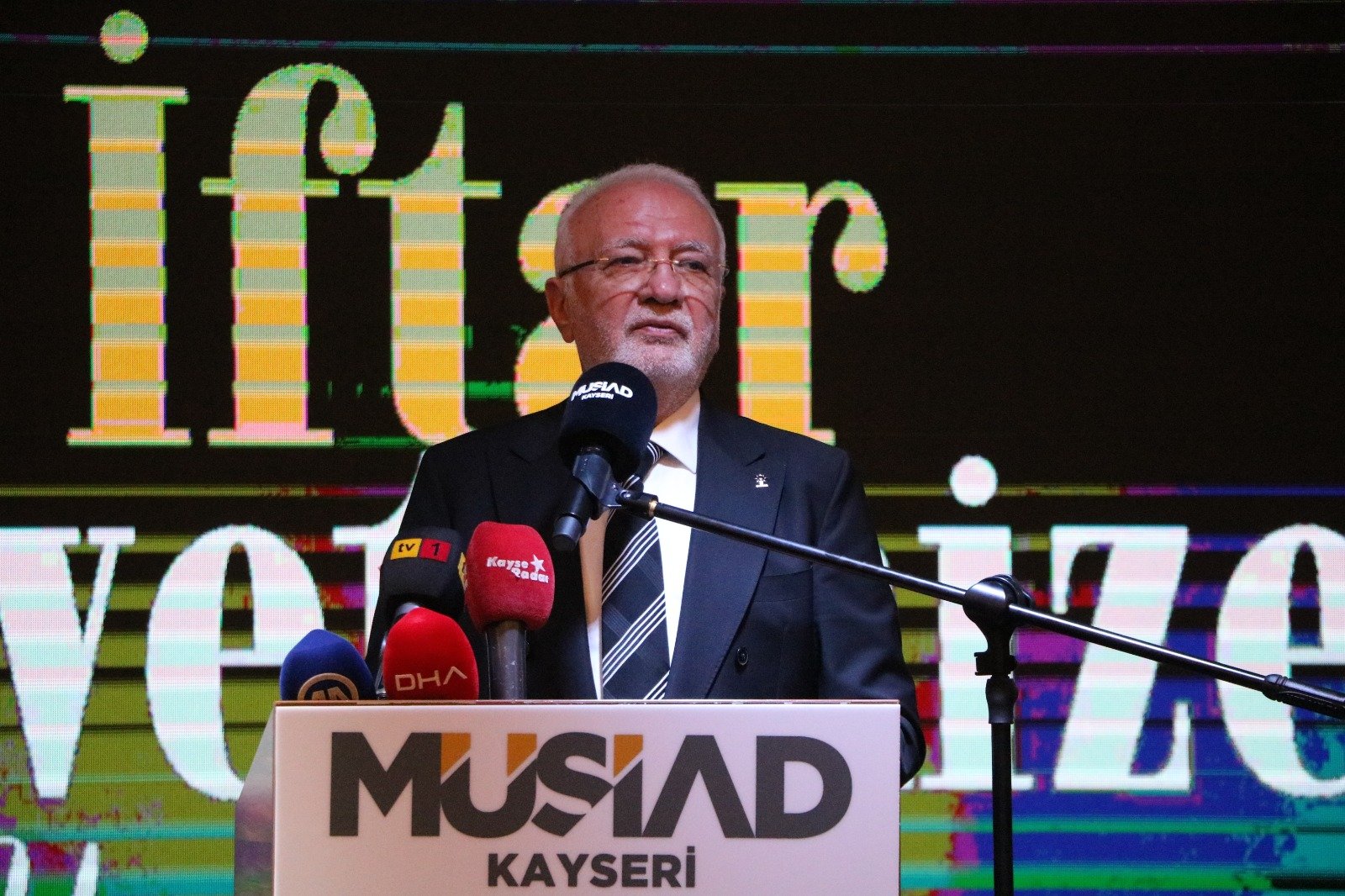 AK Parti Genel Başkanvekili Mustafa Elitaş konuşma yapıyor