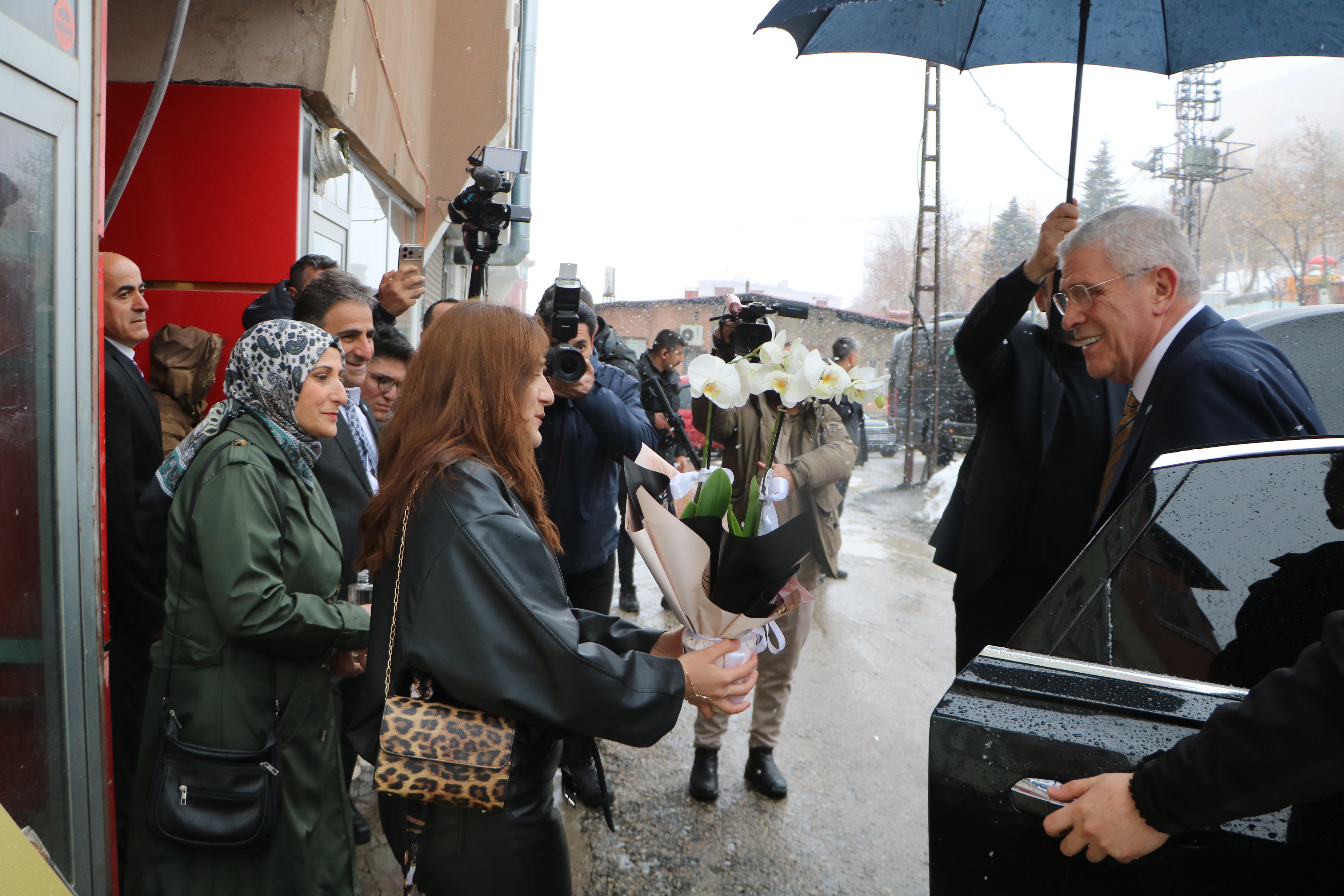 İYİ Parti heyeti Hakkari