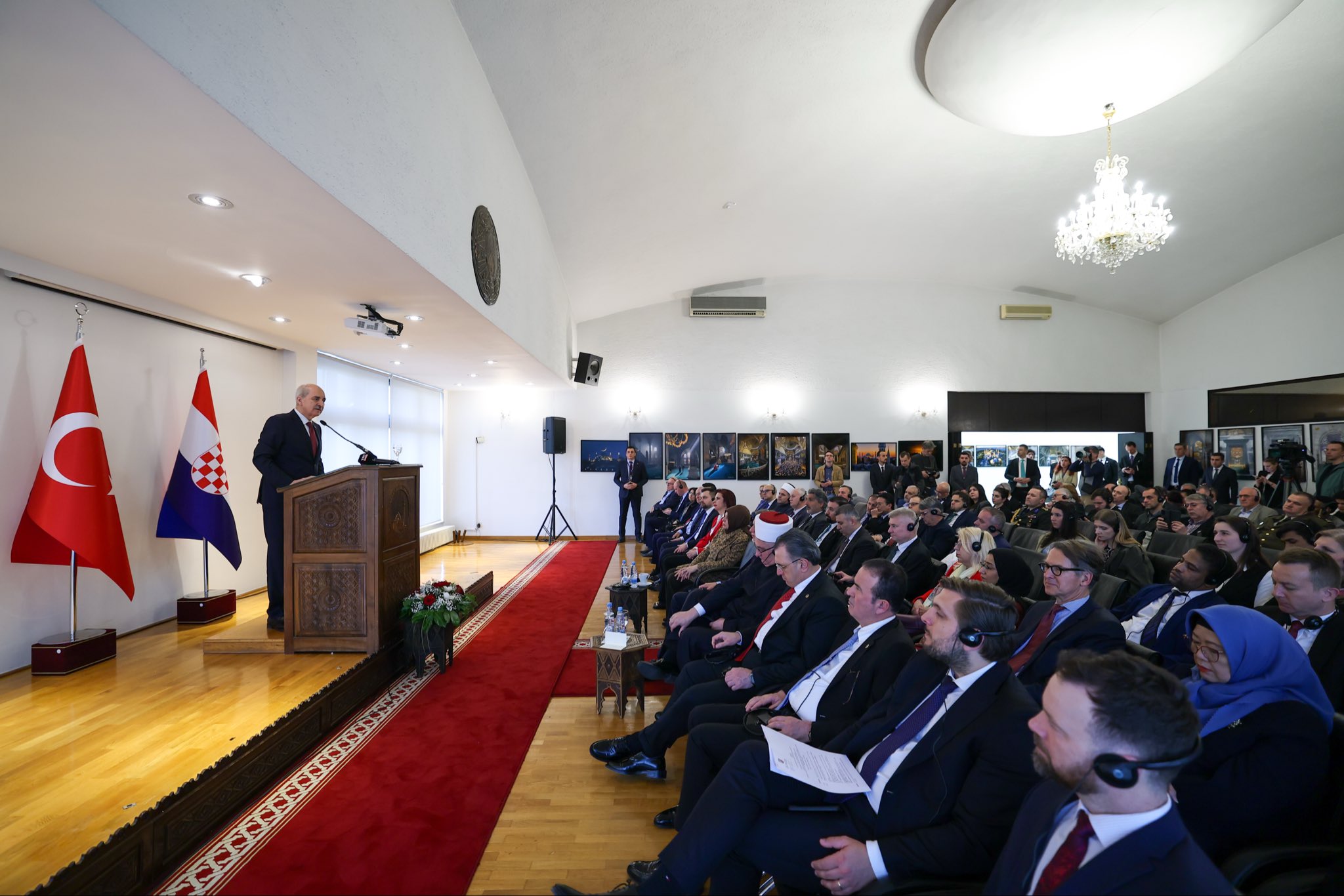 TBMM Başkanı Numan Kurtulmuş Zagreb Camii