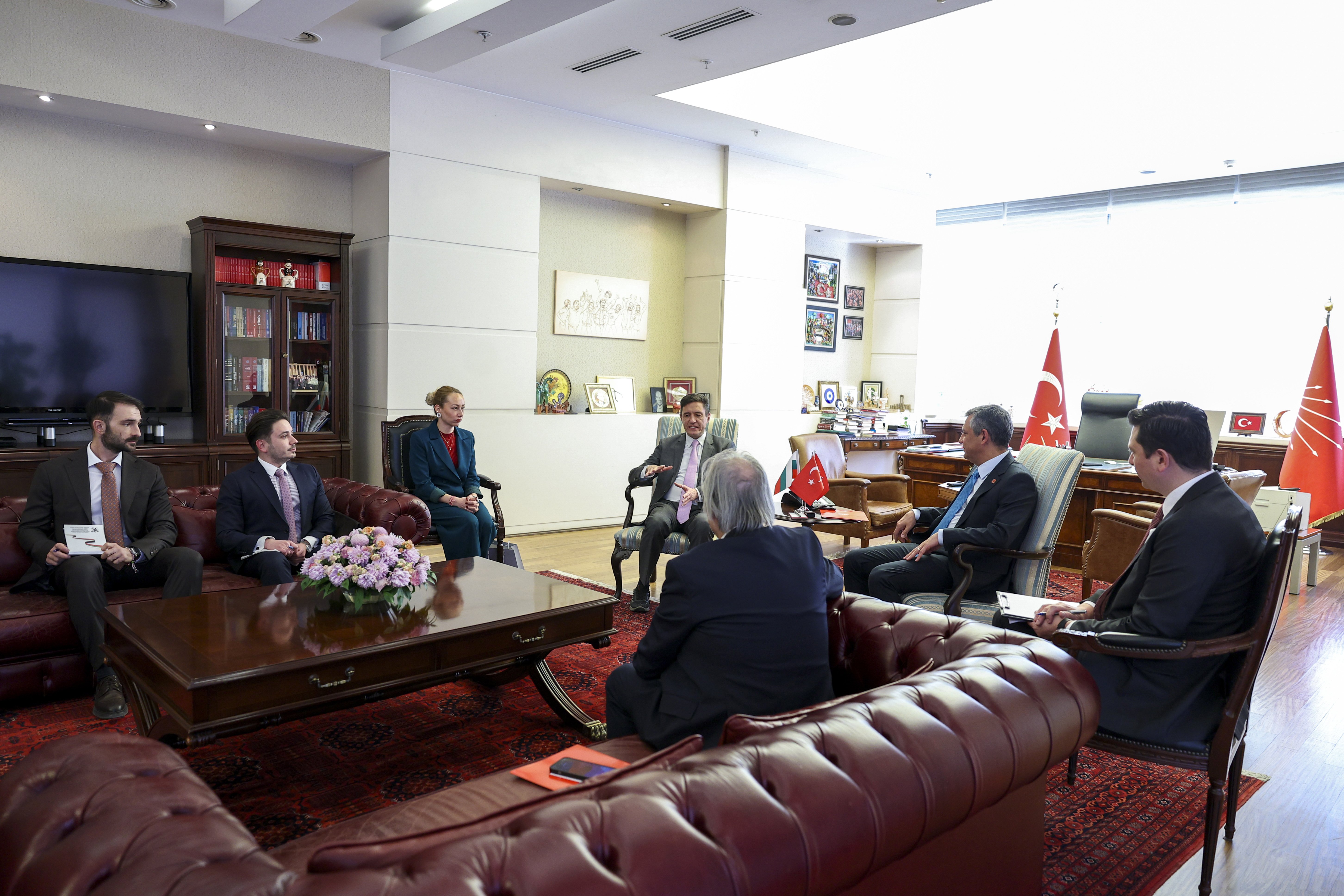 İlhan Uzgel diplomatik görüşme