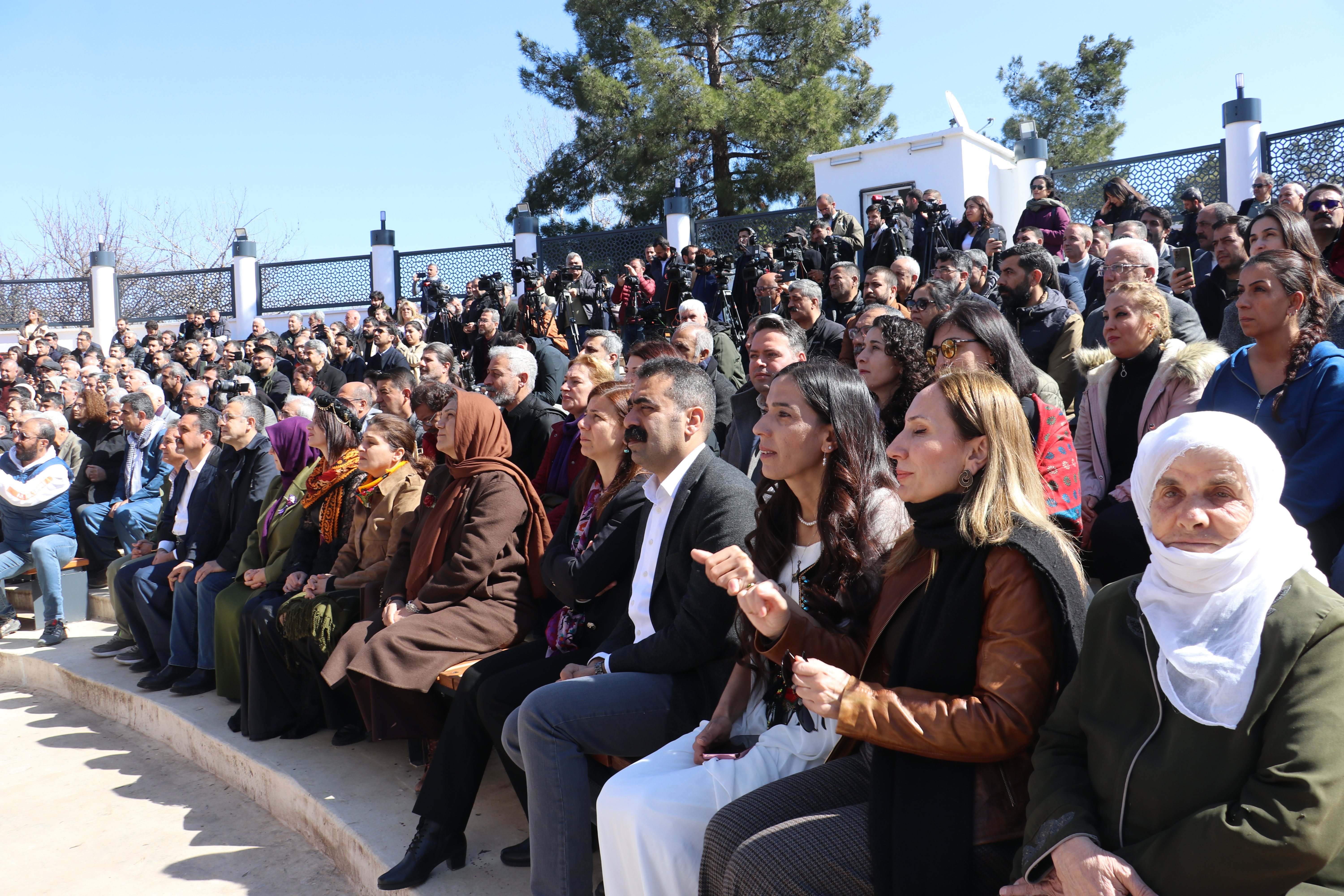 DEM Parti liderleri toplantıda