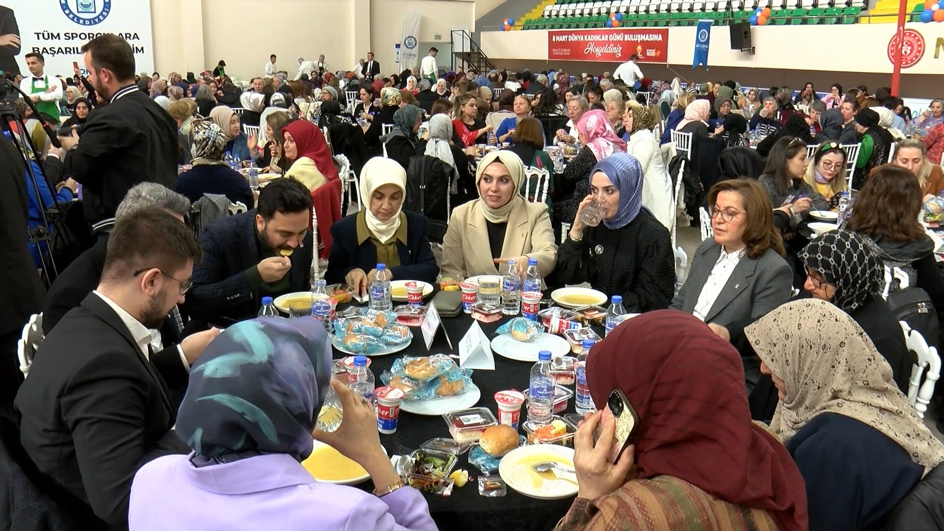 Fatma Betül Sayan Kaya konuşma yapıyor