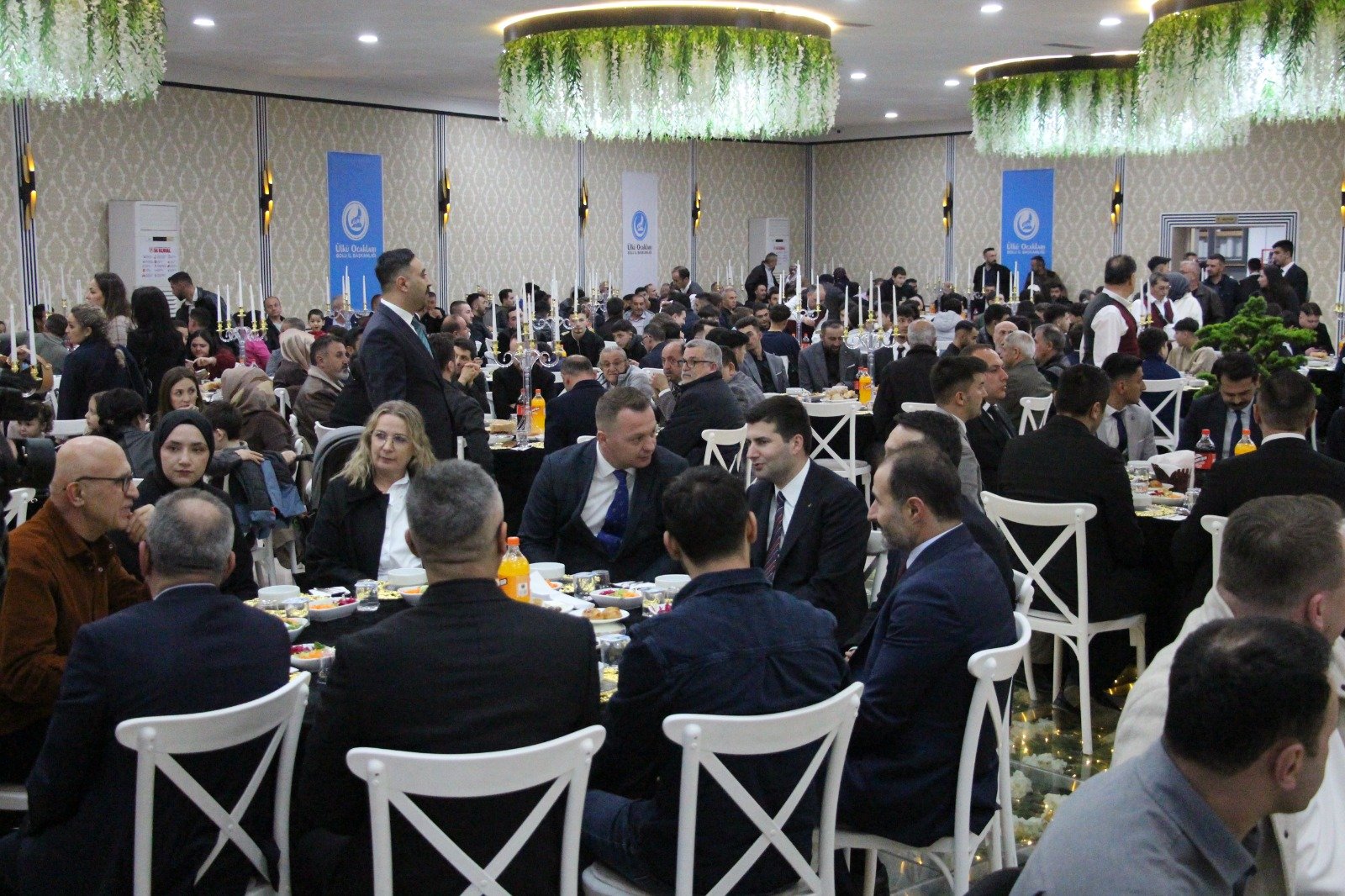 Ahmet Yiğit Yıldırım Bolu iftar programında konuşuyor