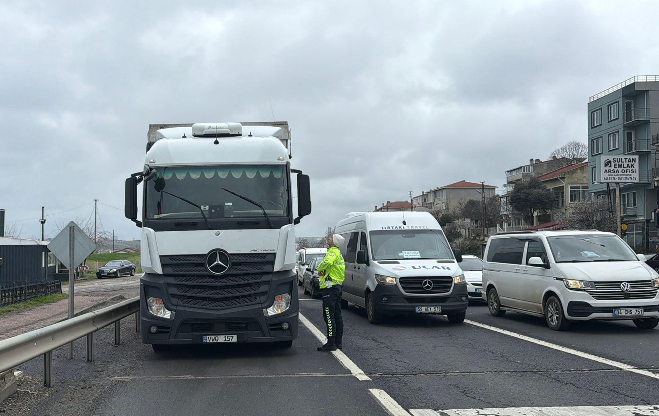 Trafik polisi yoğunluk önlemi