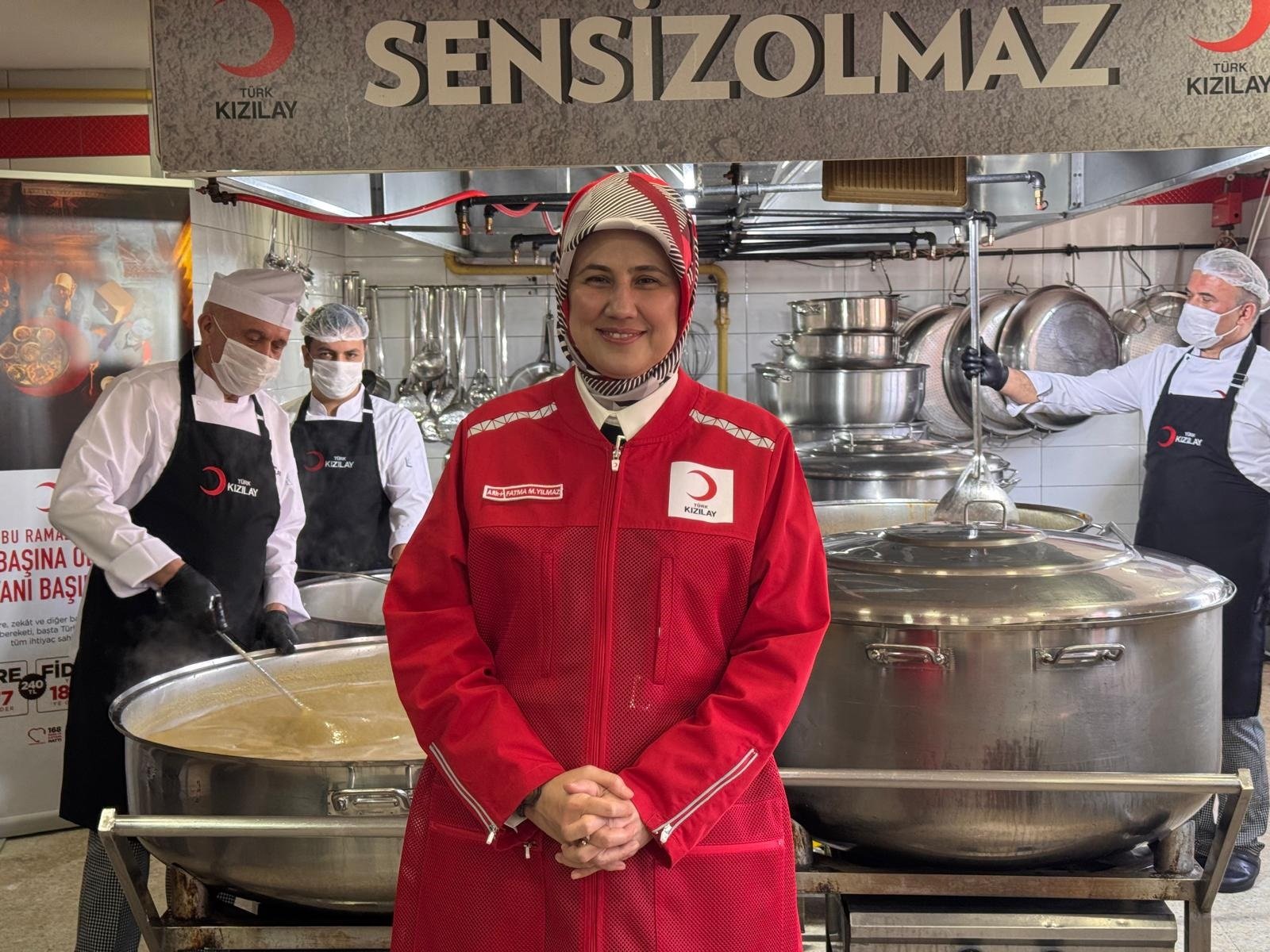 Kızılay Aşevi Yemek Dağıtımı