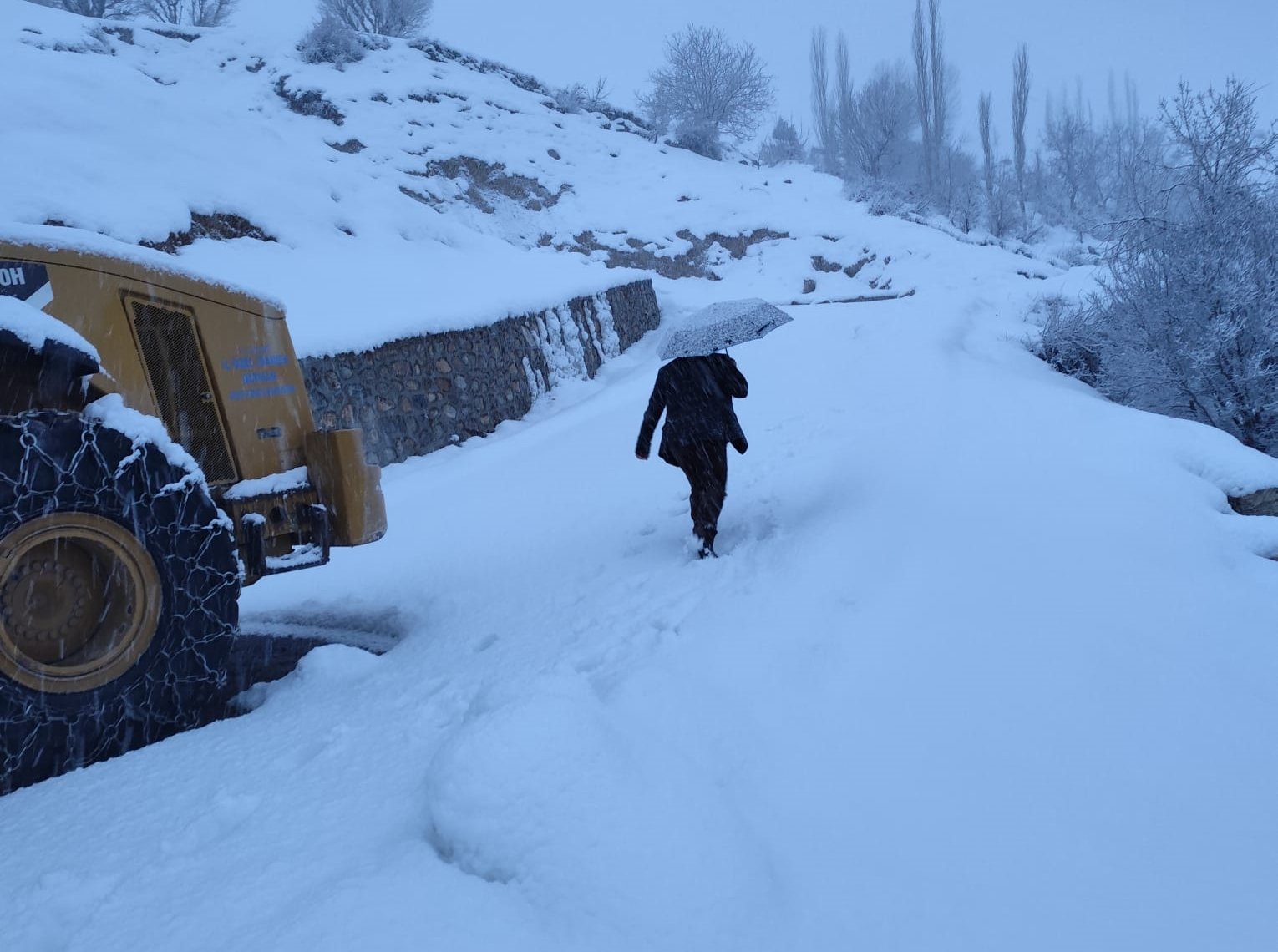 Sason kar yağışı köy yolu kapalı