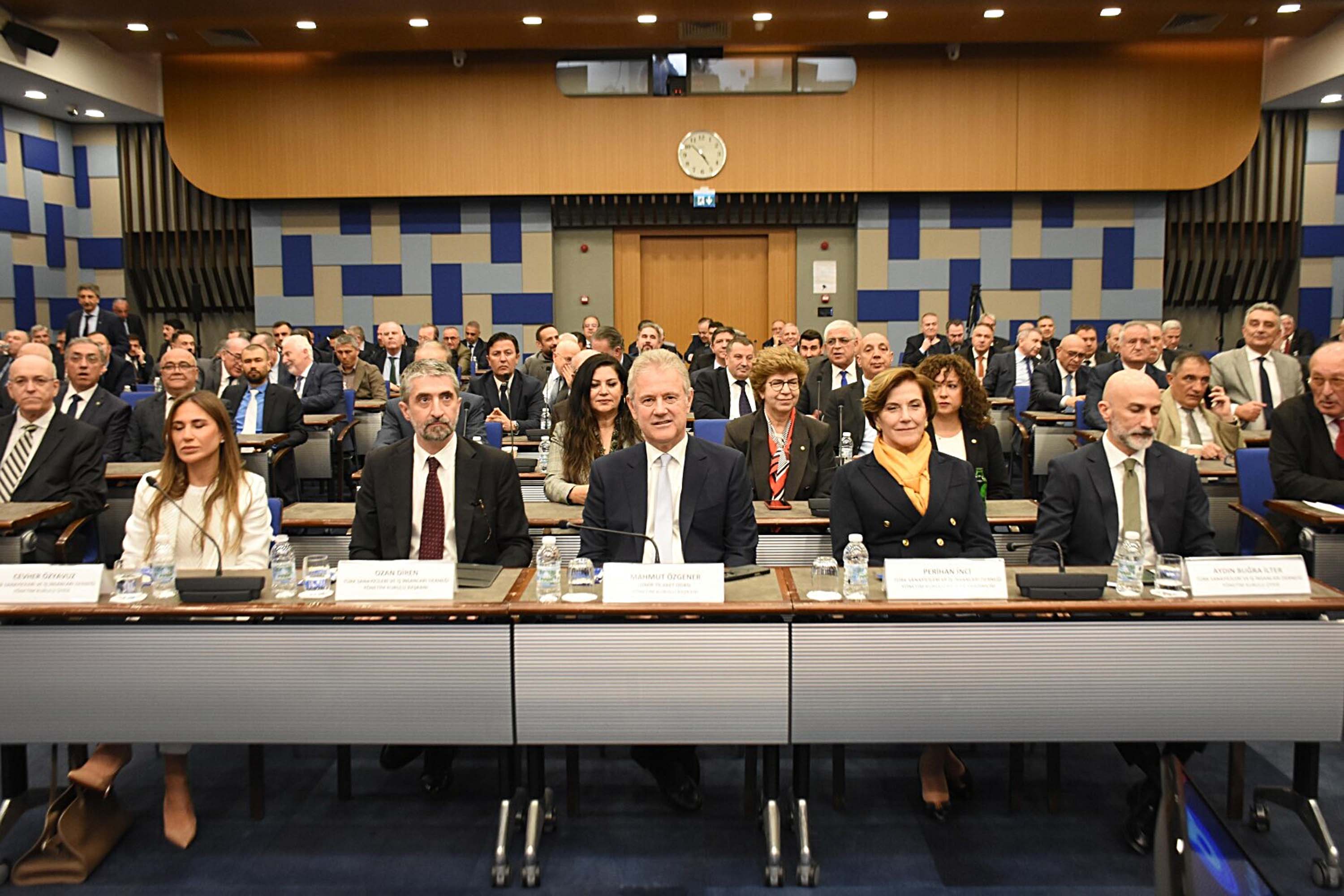 İZTO Başkanı Mahmut Özgener