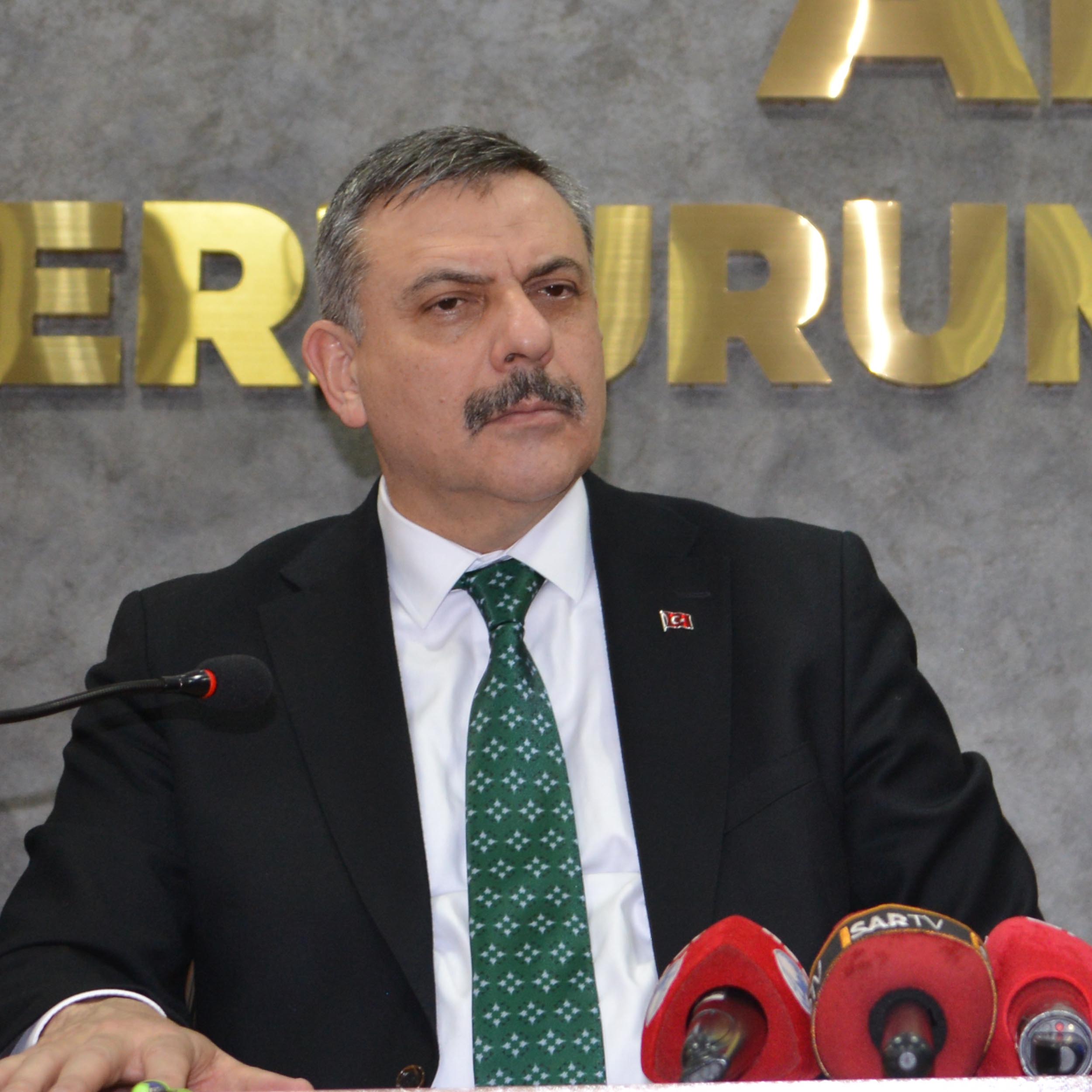 Bakan Tekin konuşma yapıyor