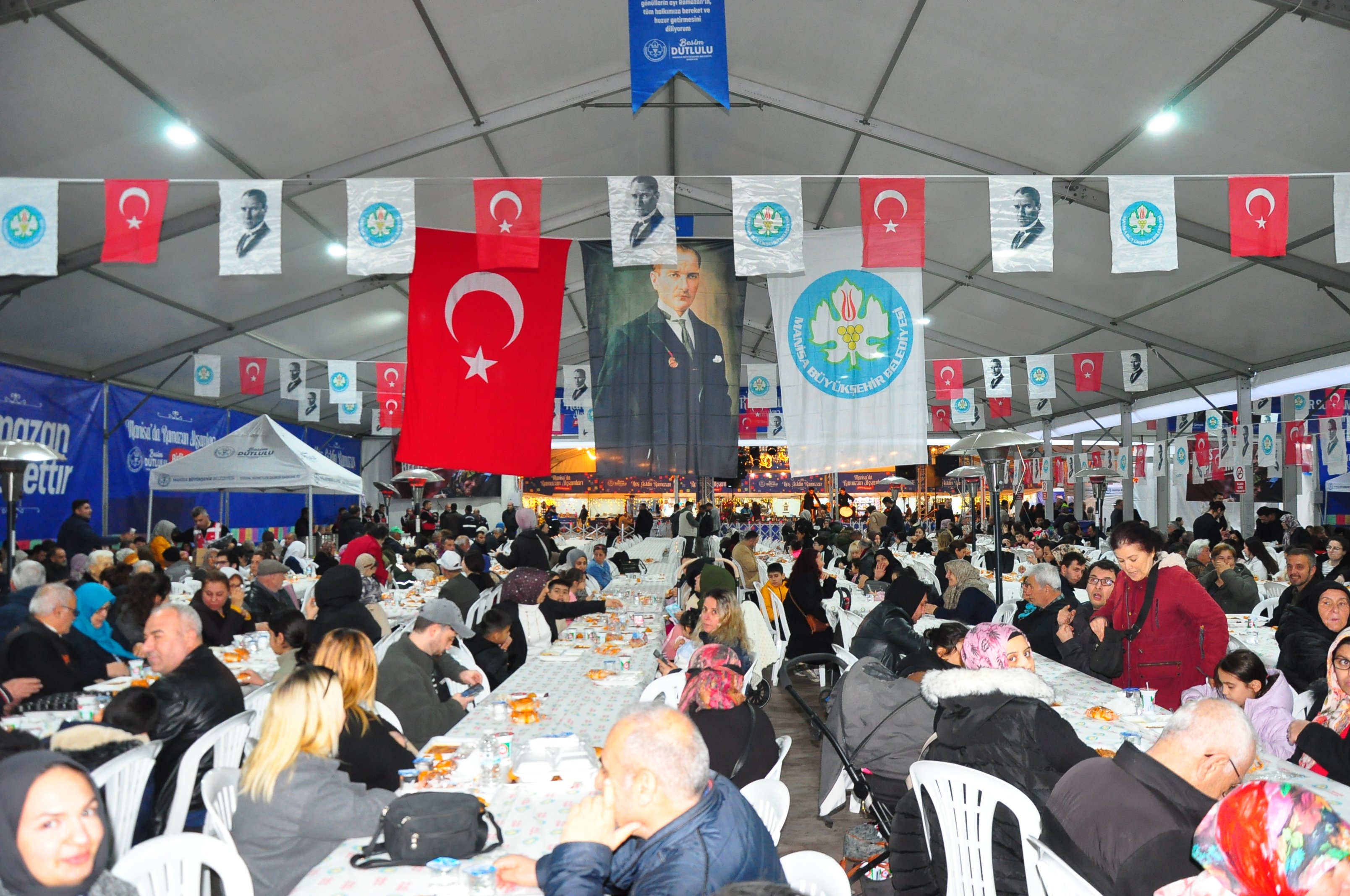 Özgür Özel İftar