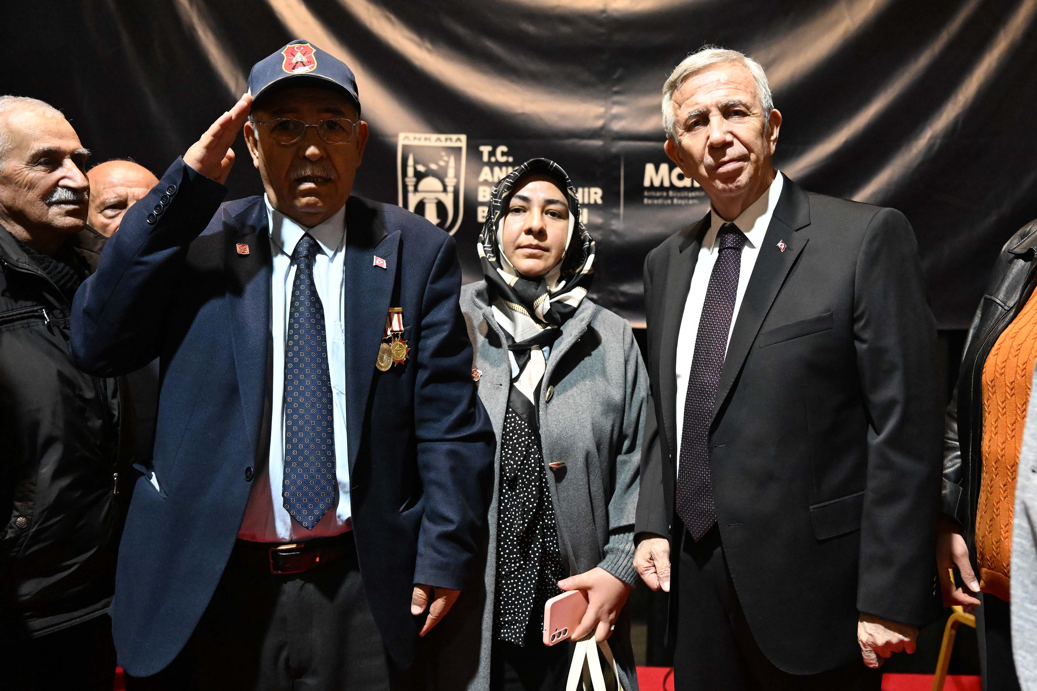 Mansur Yavaş şehit yakınları ve gazilerle iftarda