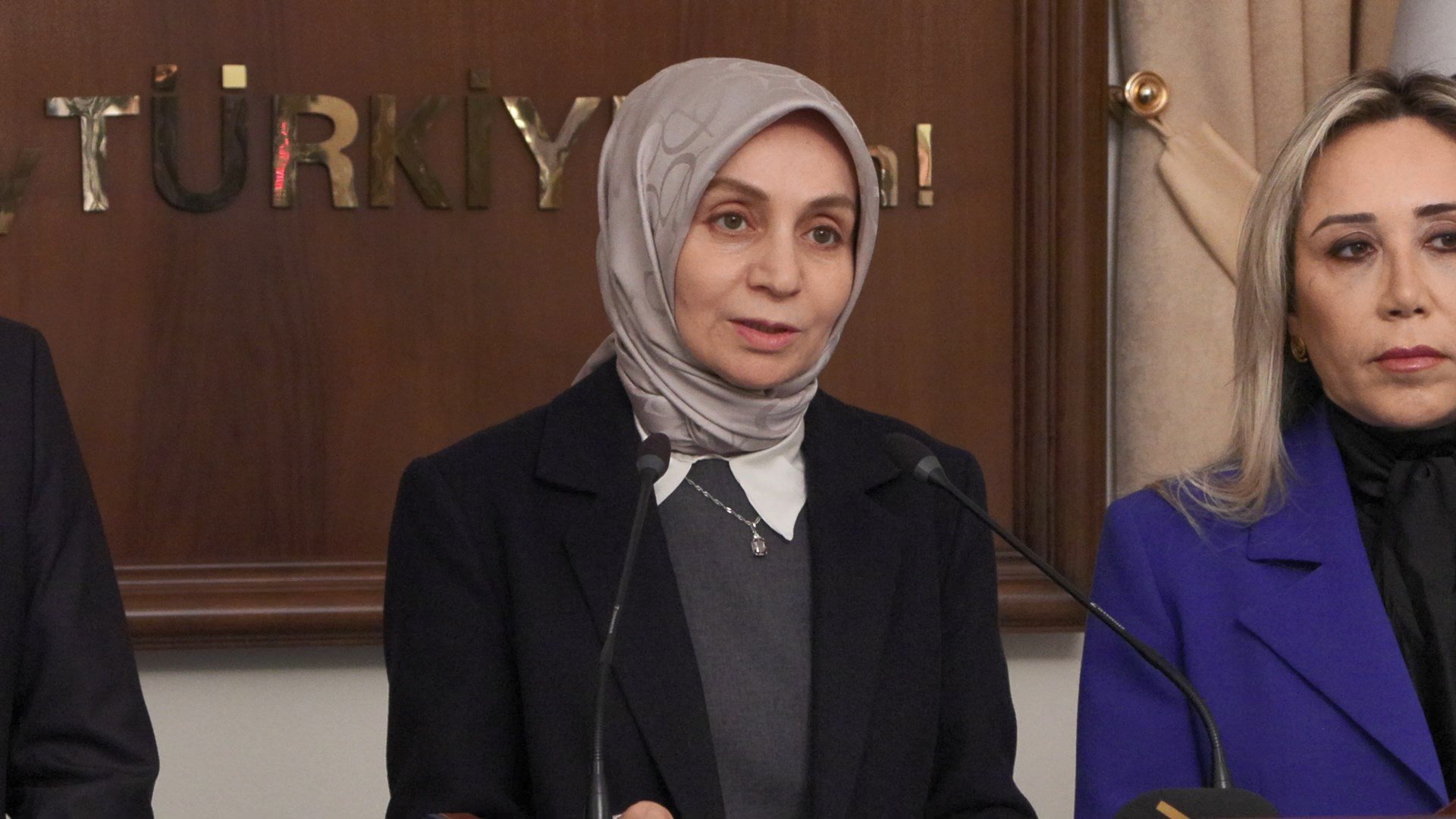 AK Parti Sosyal Medya Yasası TBMM