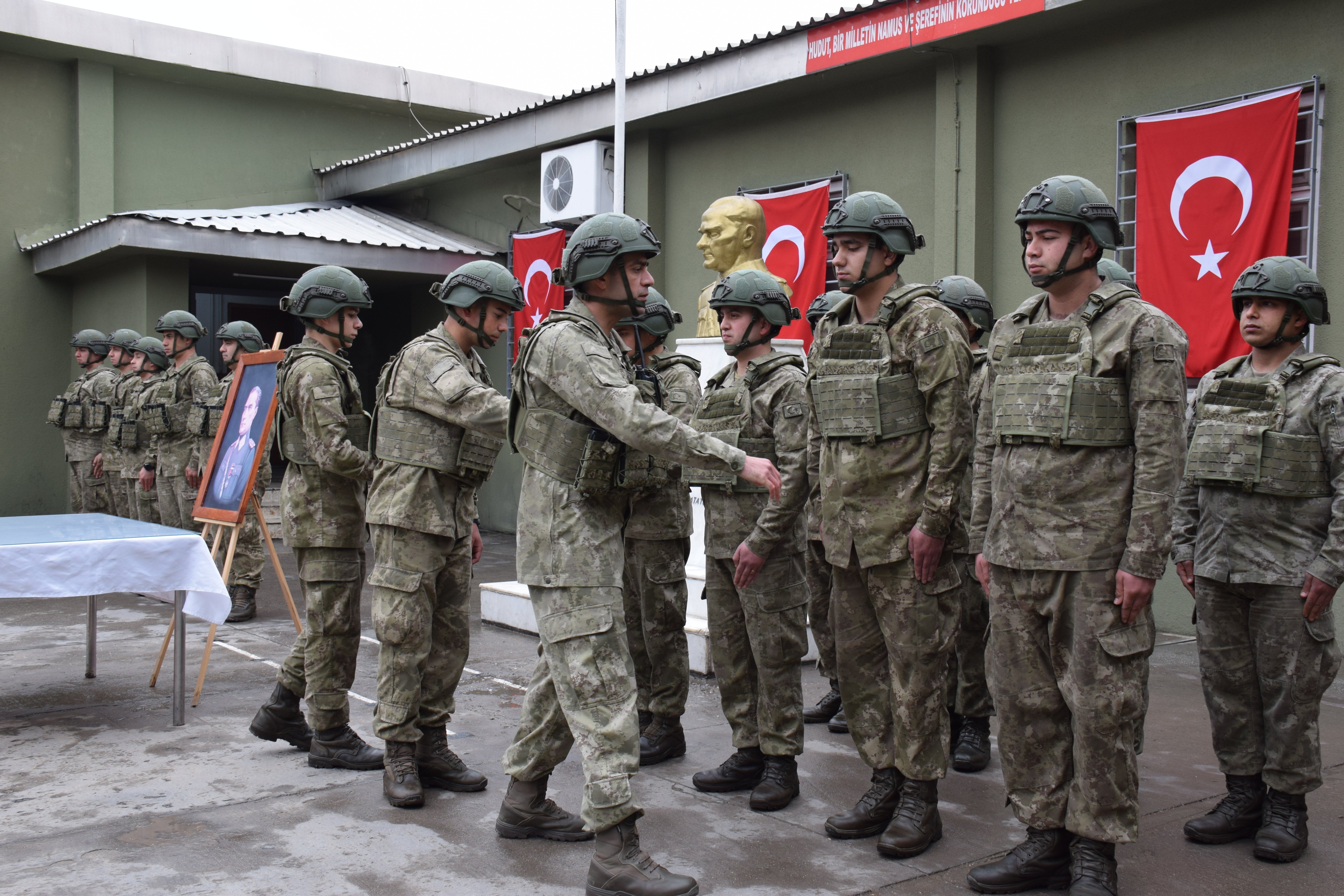 Hudut Kartalları nöbette