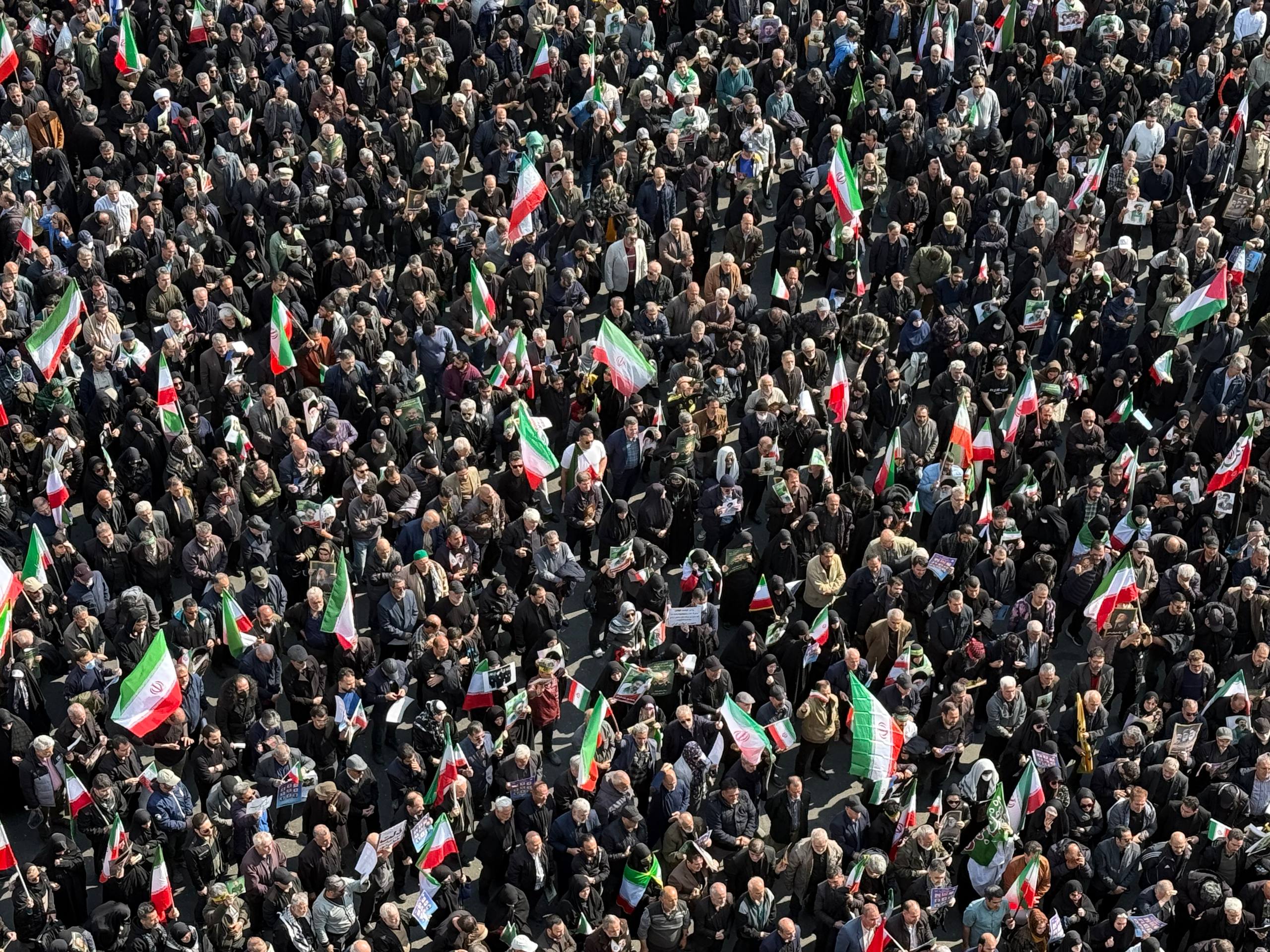 Laricani cenazesi İnkılap Meydanı