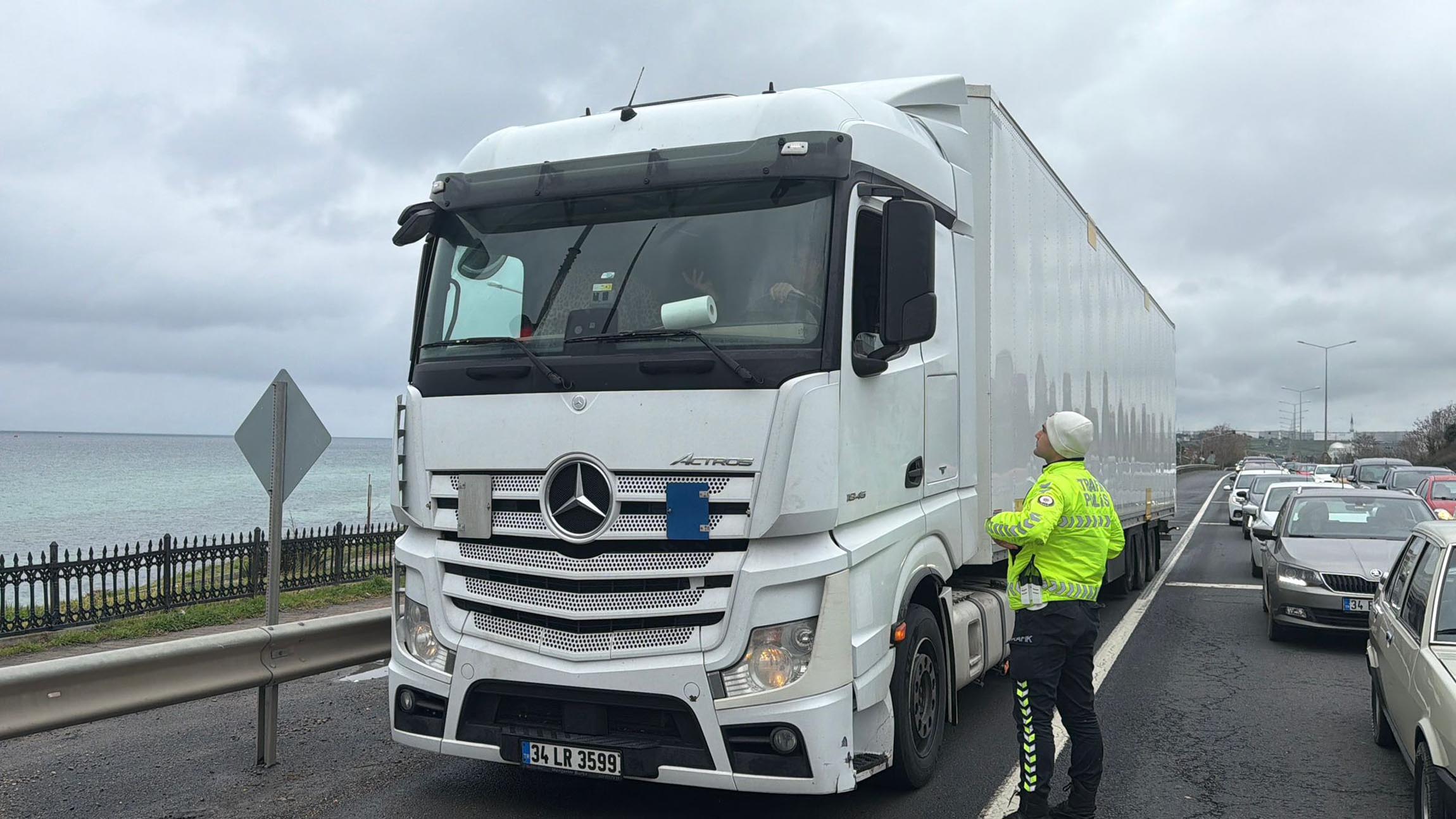 Tekirdağ İstanbul yolunda araç kuyruğu