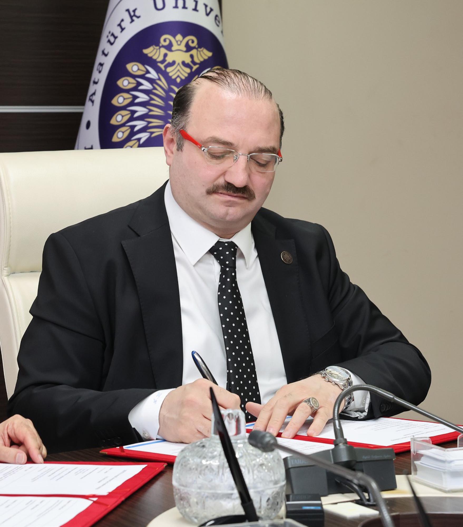 Atatürk Üniversitesi Rektörü Prof. Dr. Ahmet Hacımüftüoğlu