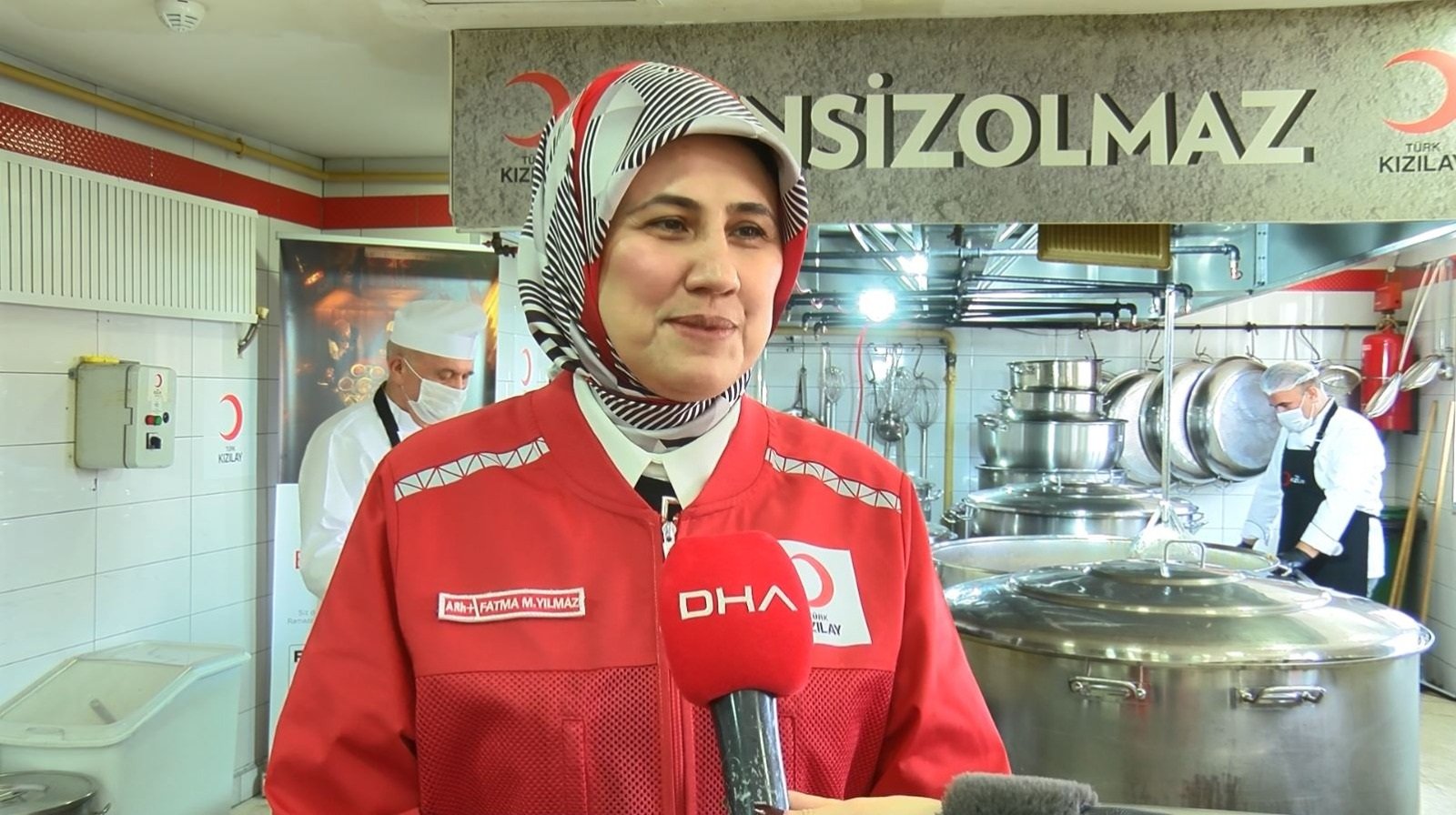 Kızılay Genel Başkanı Fatma Meriç Yılmaz Aşevinde