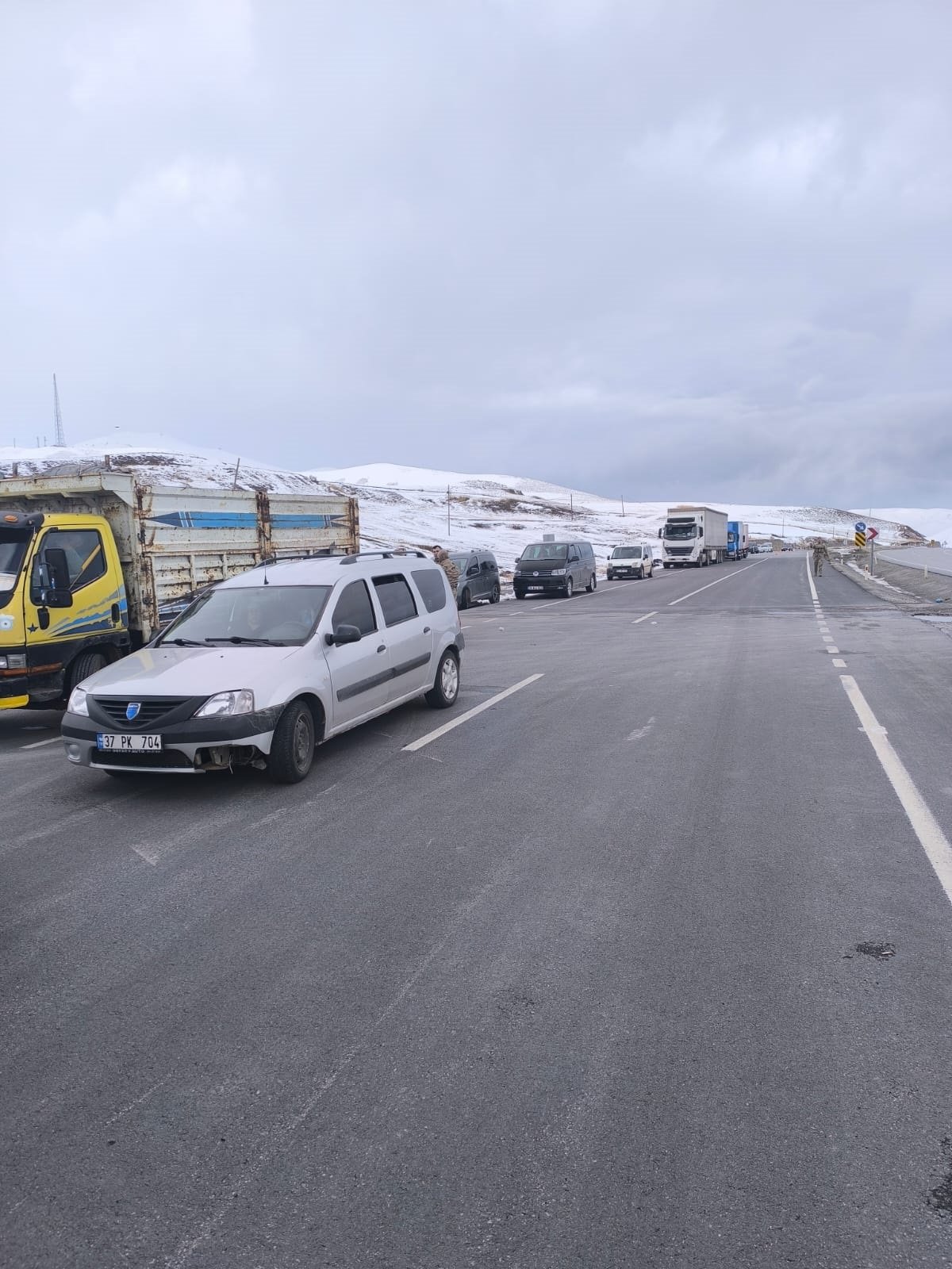 AFAD ekipleri kurtarma çalışması