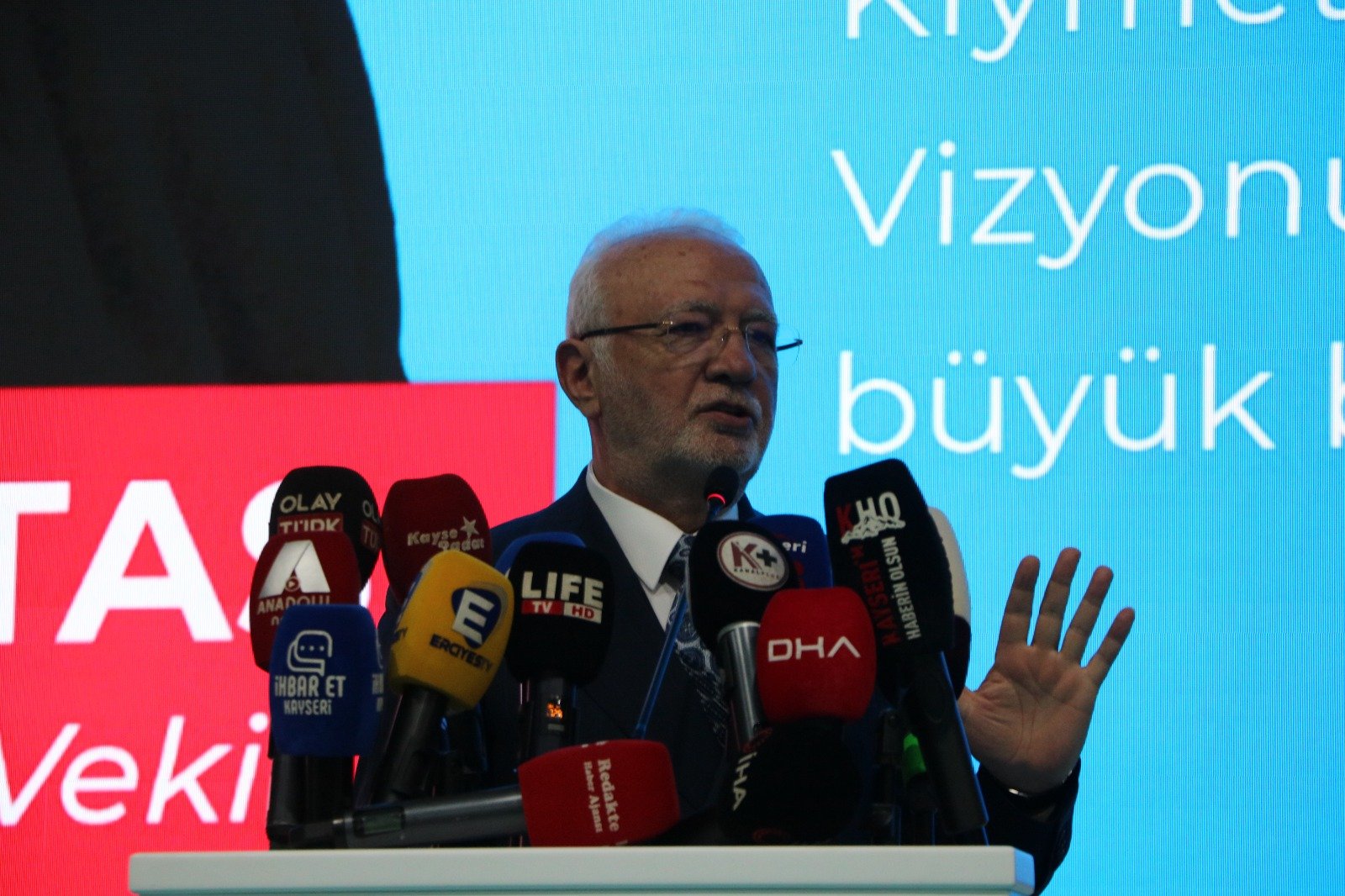 Mustafa Elitaş İftar Programı Katılımcıları