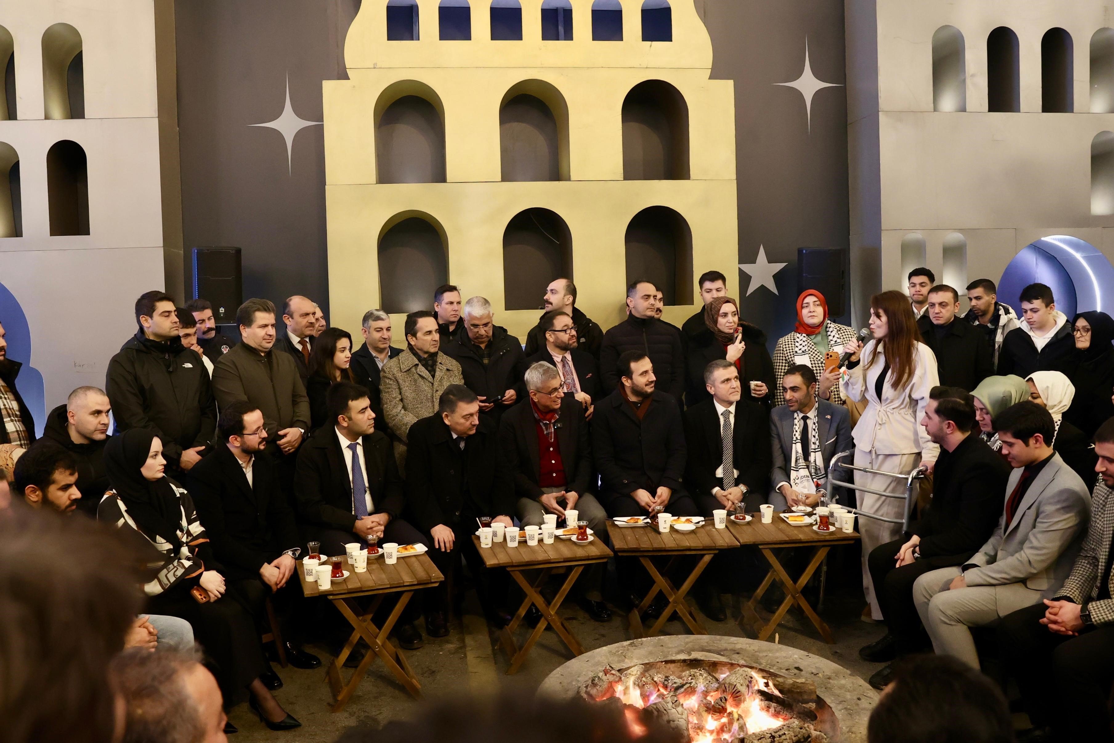 Sağlık Bakanı Kemal Memişoğlu konuşma yapıyor