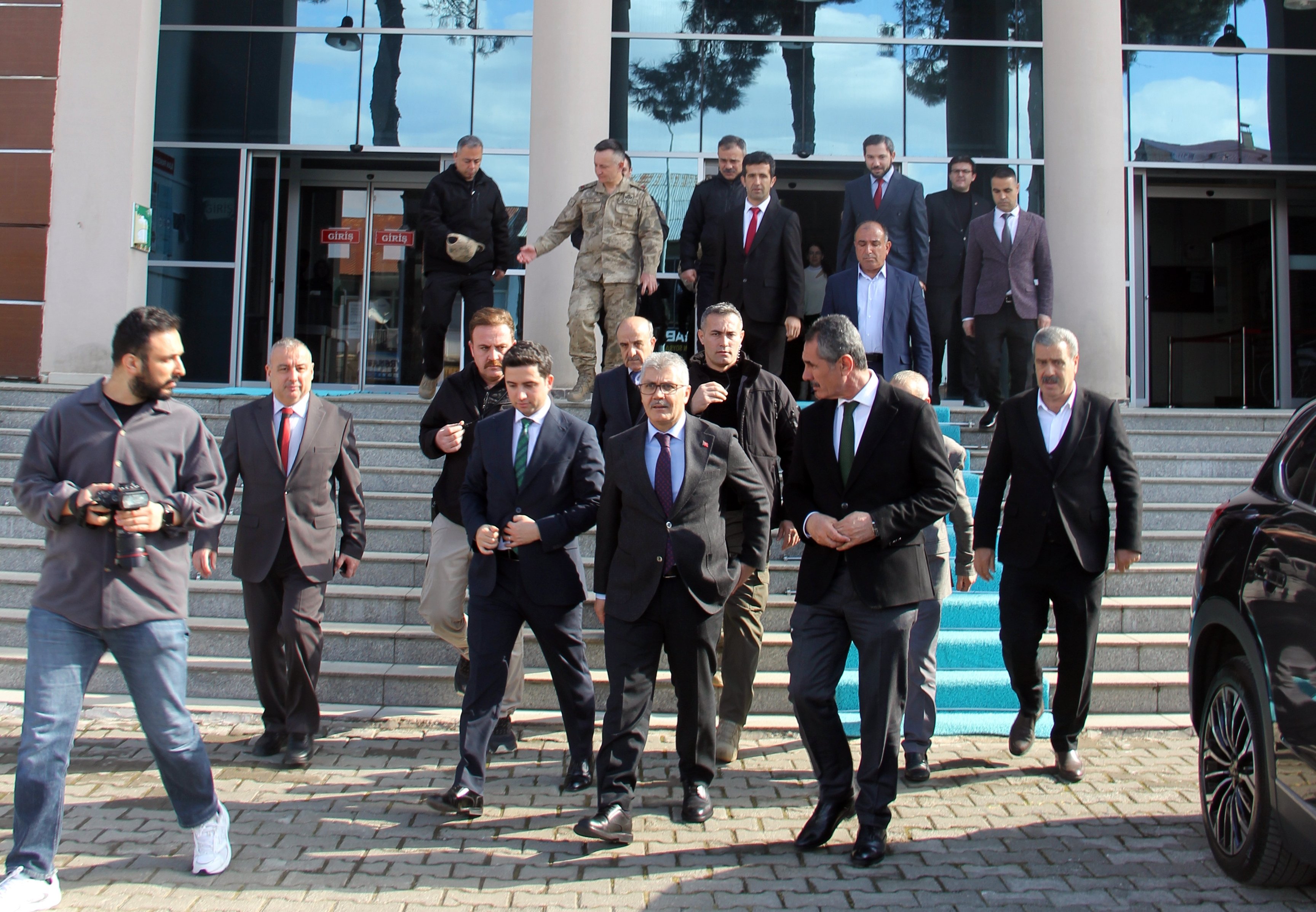 Vali Çelik toplantıda