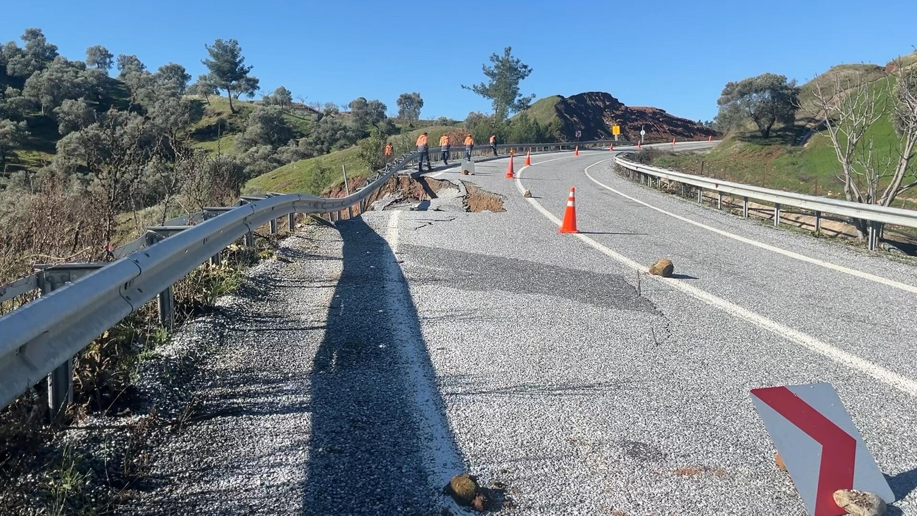İncirliova yol çökmesi ulaşım aksaması