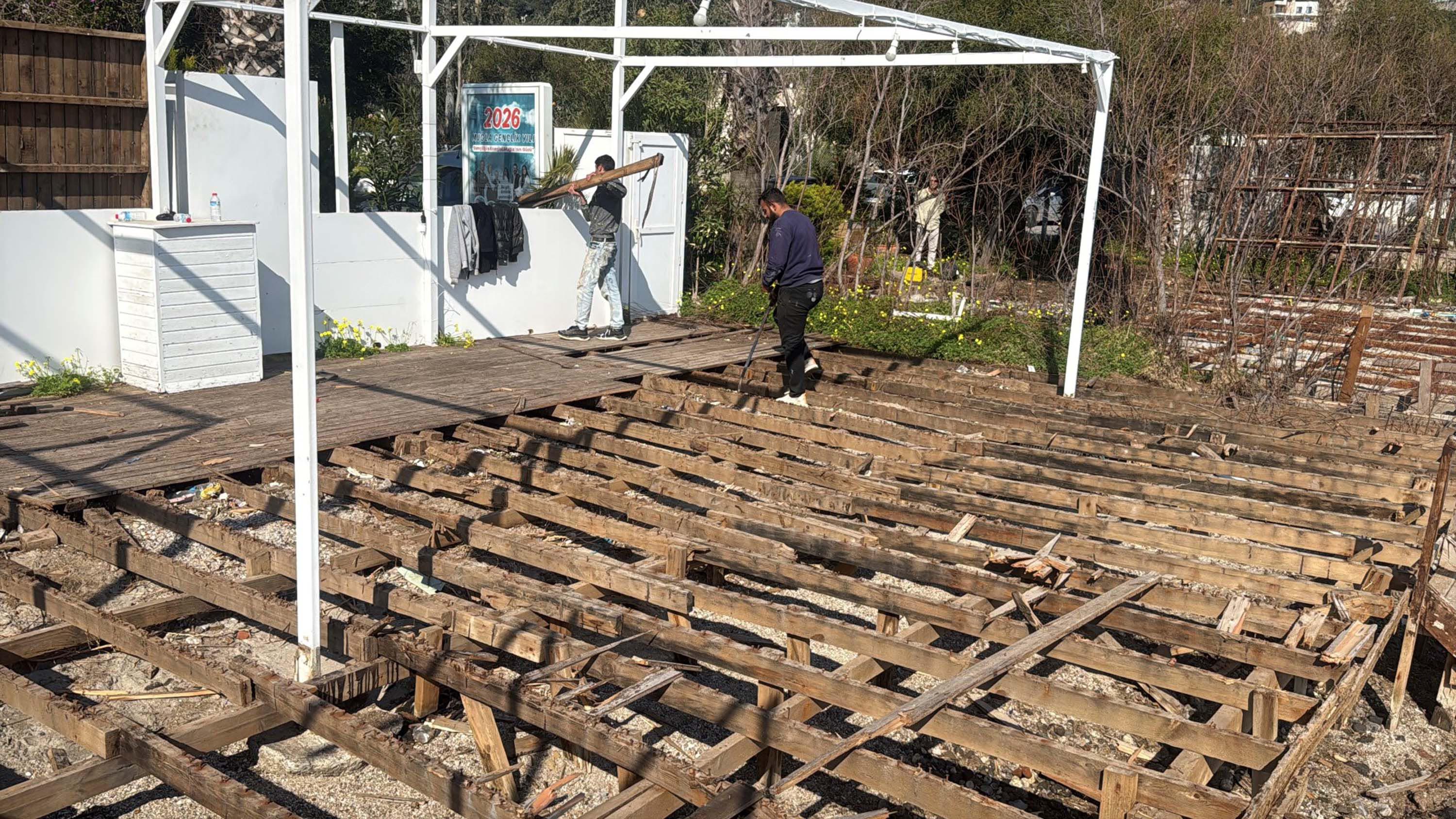 Bodrum Türkbükü kaçak iskele yıkımı