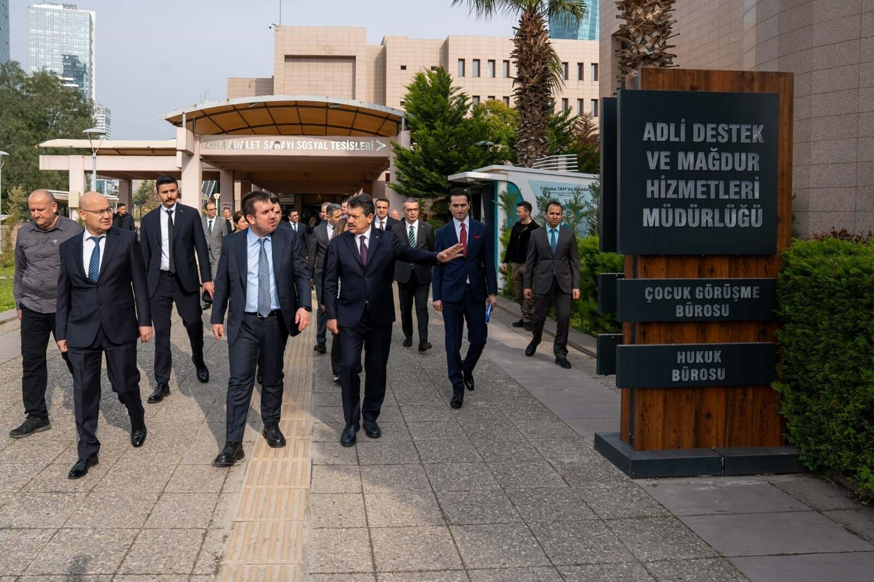 Adalet Bakan Yardımcısı Can Tuncay İzmir Adliye ziyareti