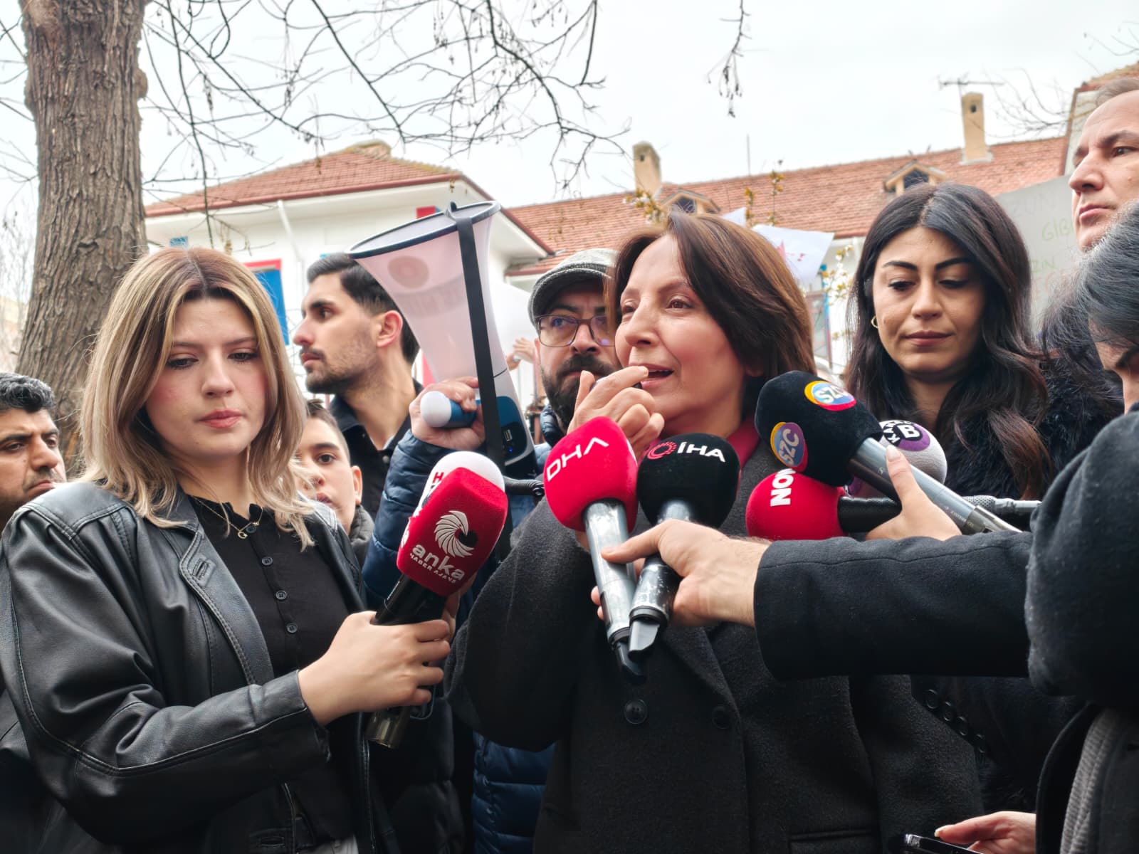 Mimar Kemal Ortaokulu velileri protesto