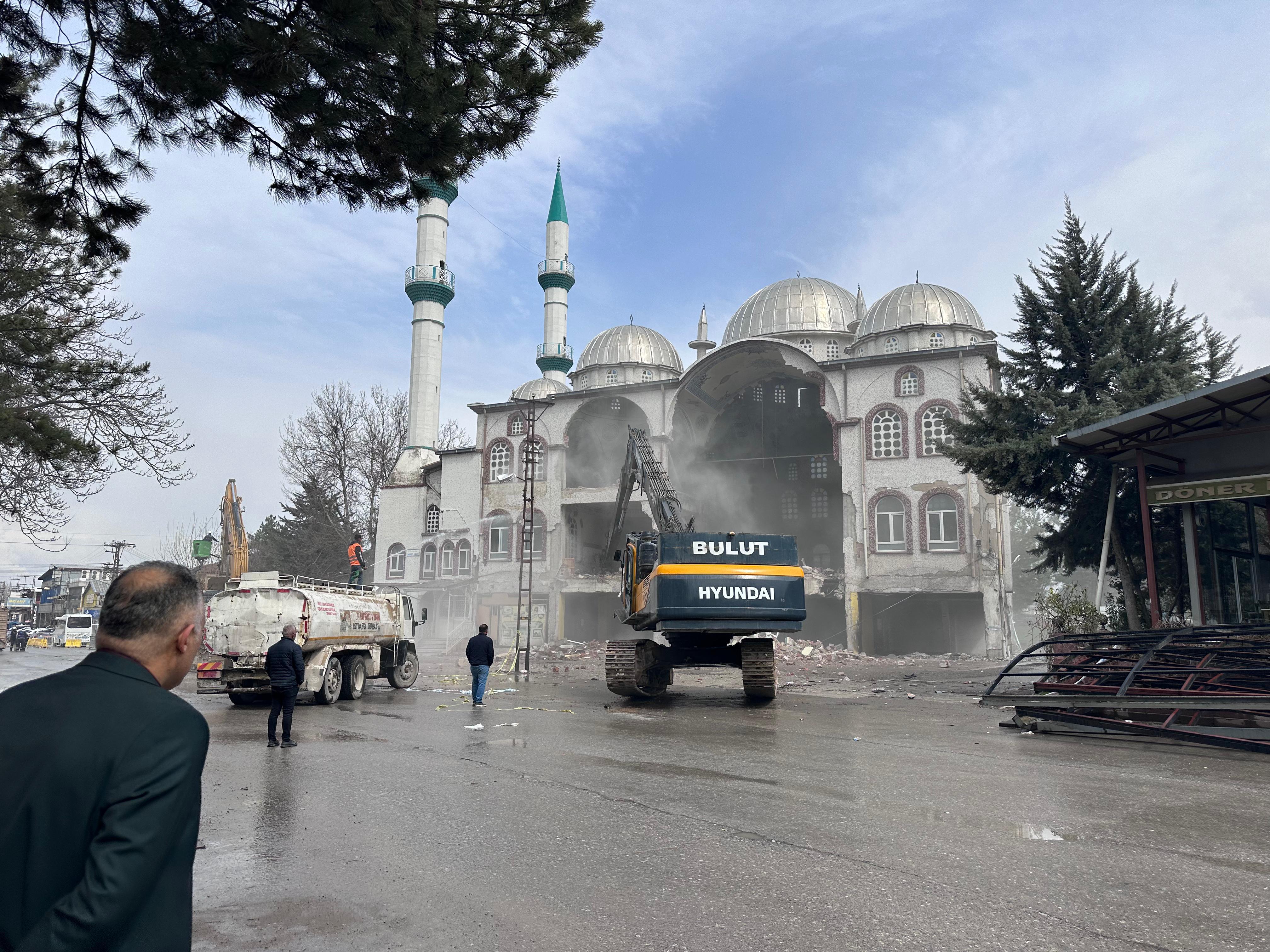 Malatya Sanayi Camii cemaat duygusal anlar