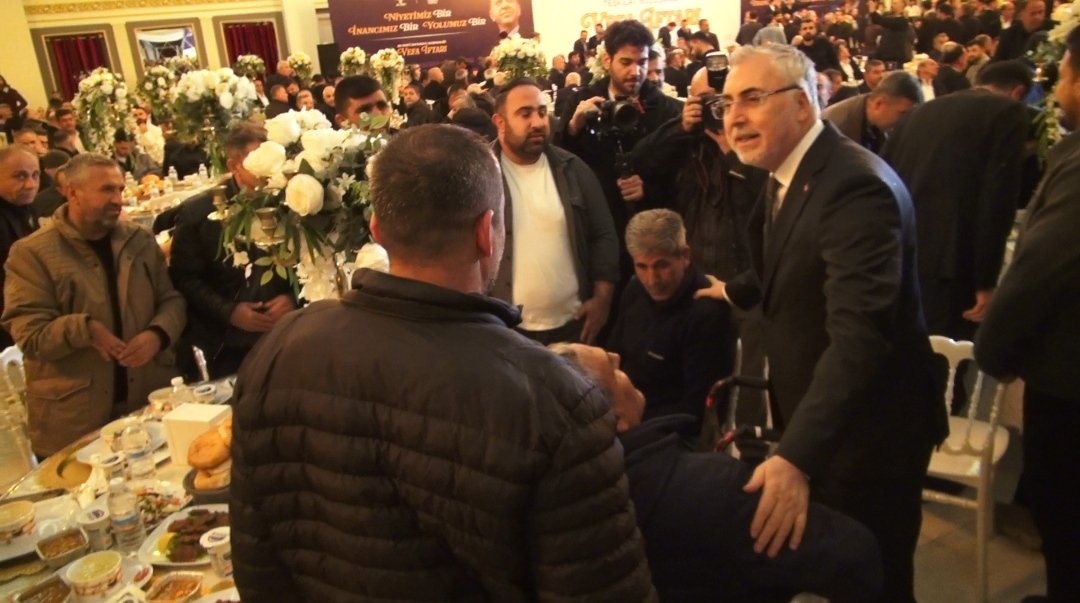 Bakan Vedat Işıkhan iftar sofrasında
