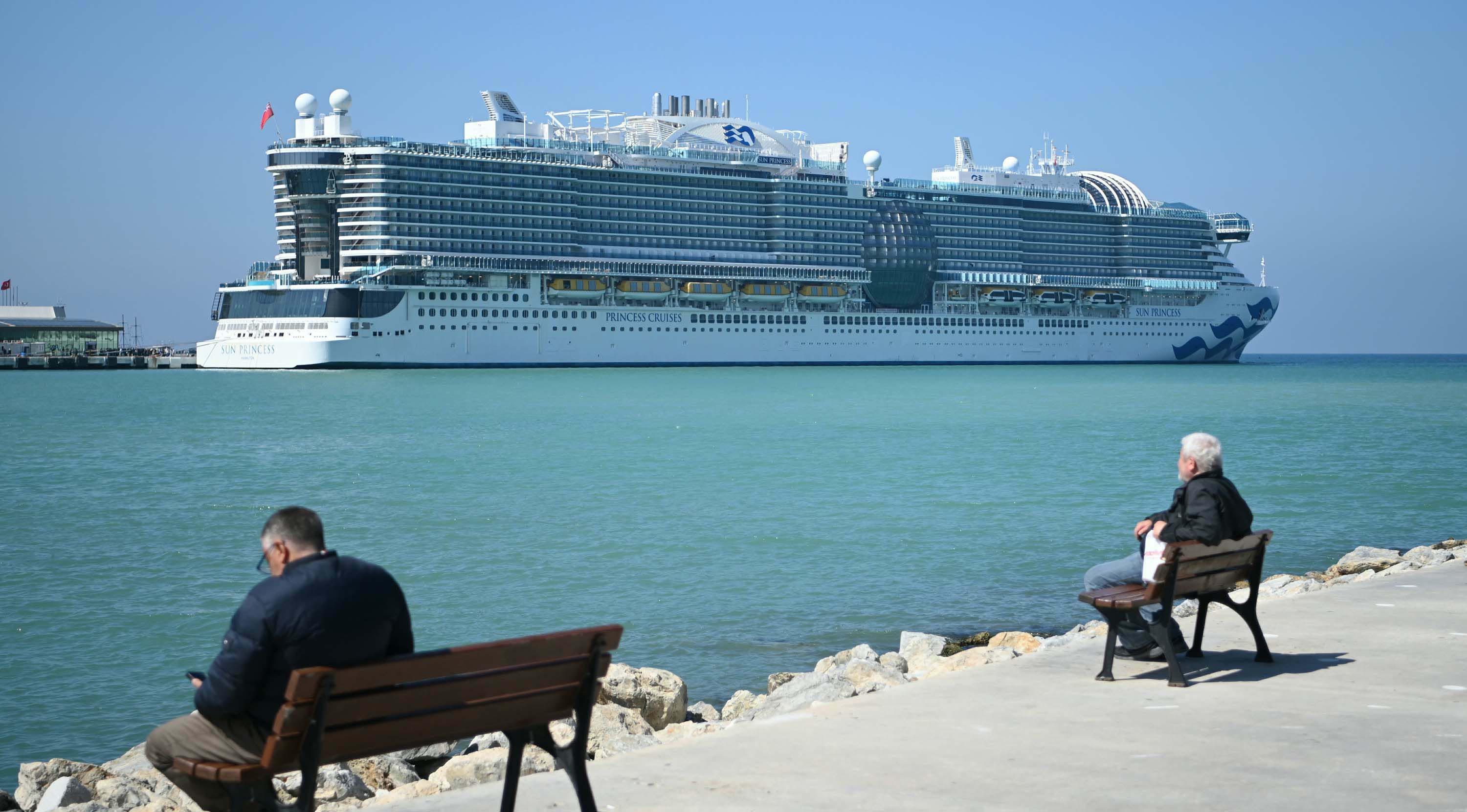 Sun Princess gemisi Kuşadası Limanı