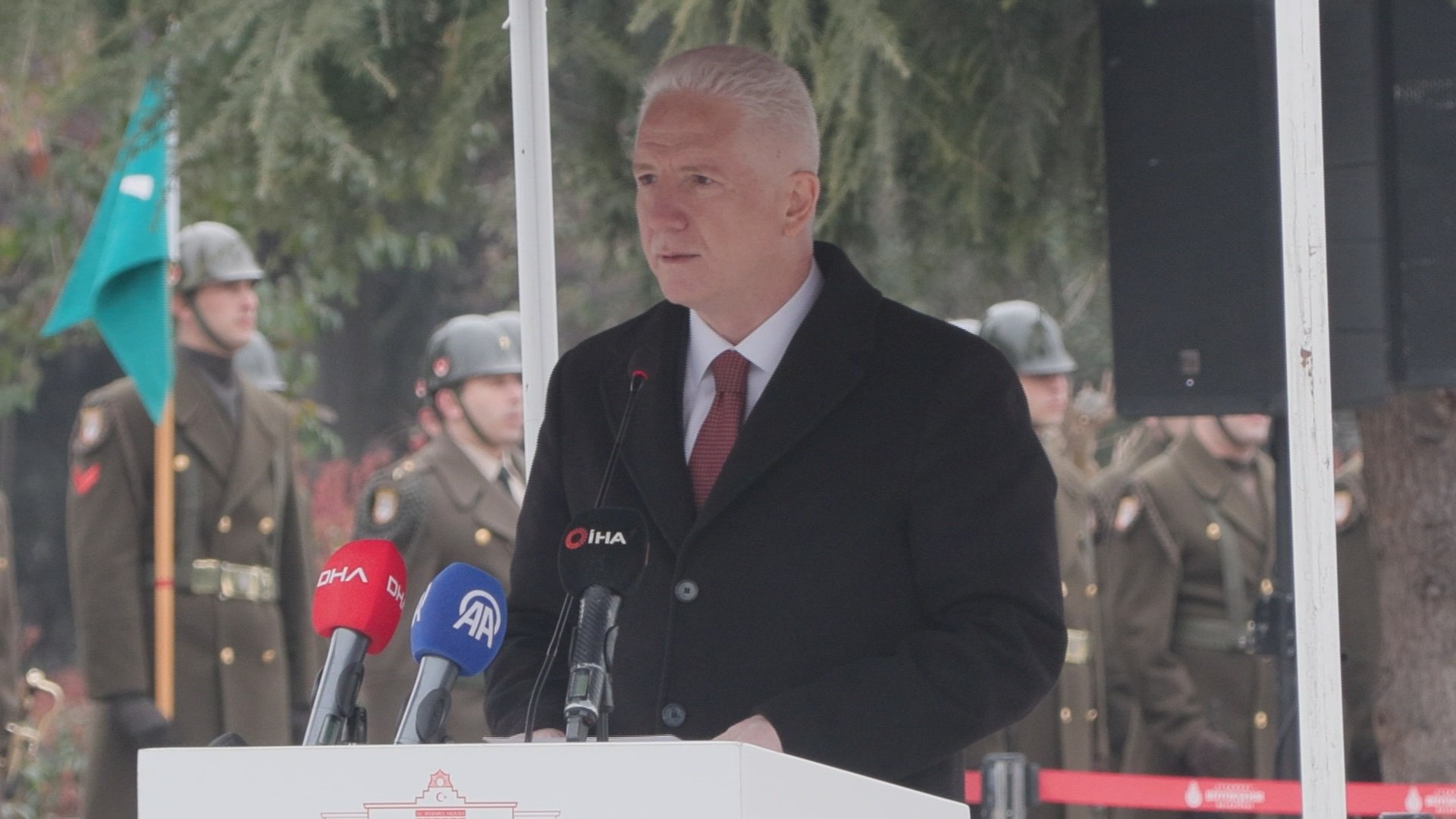 Vali Davut Gül Şehitlik Ziyareti