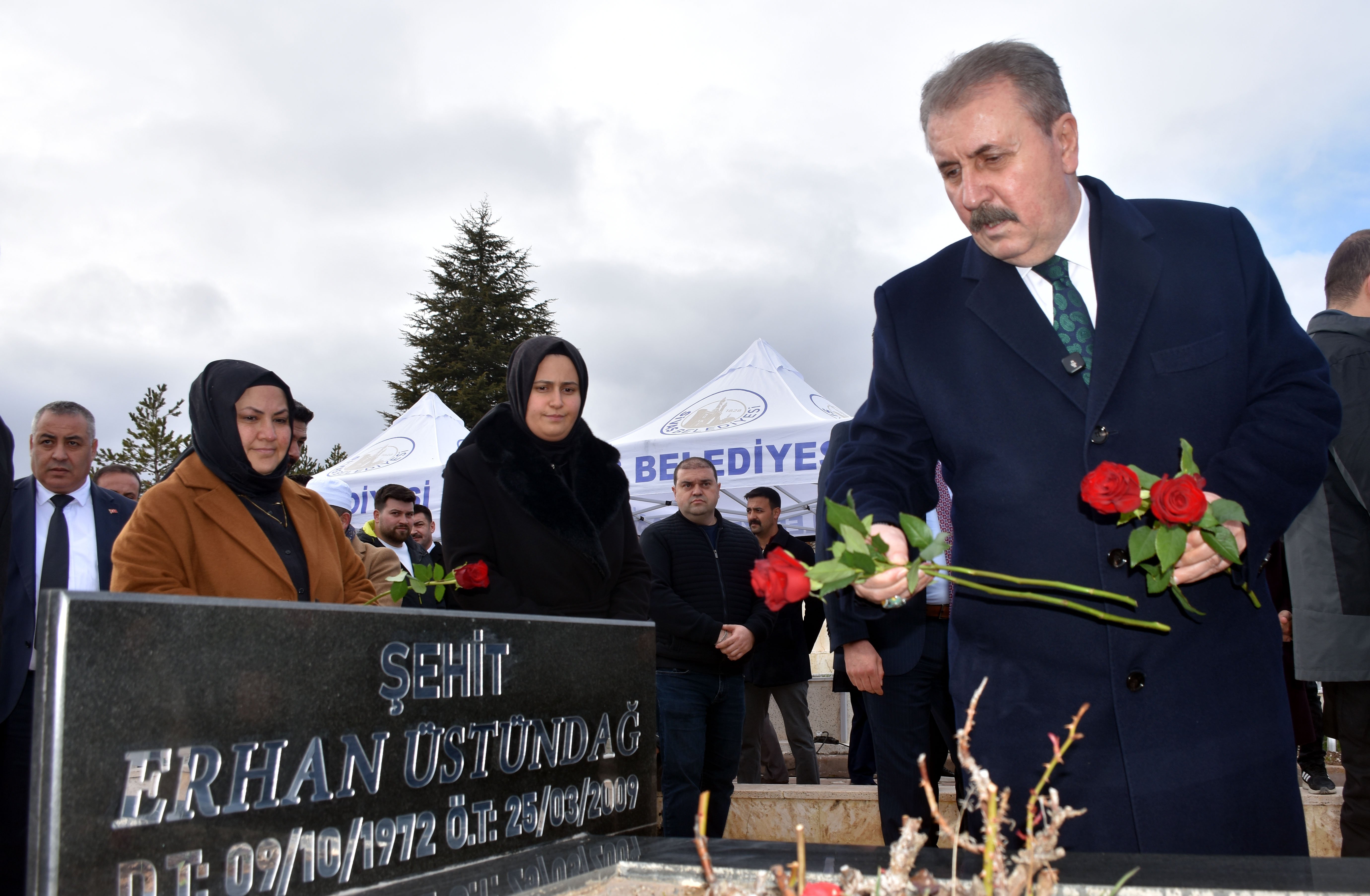 Mustafa Destici konuşma yapıyor