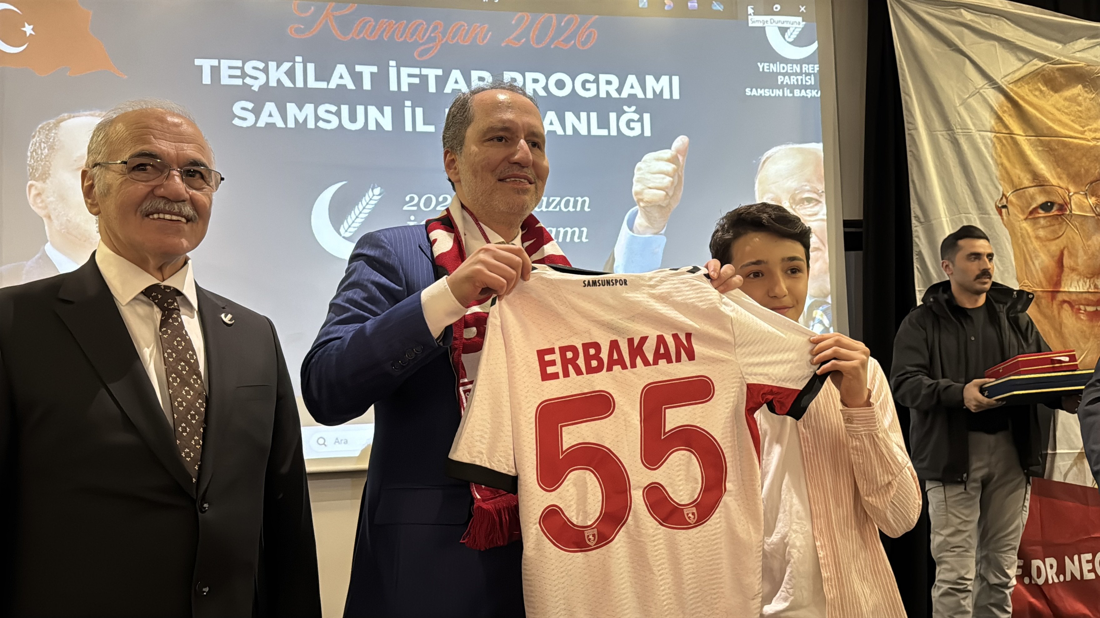 Yeniden Refah Partisi iftar programından görüntü