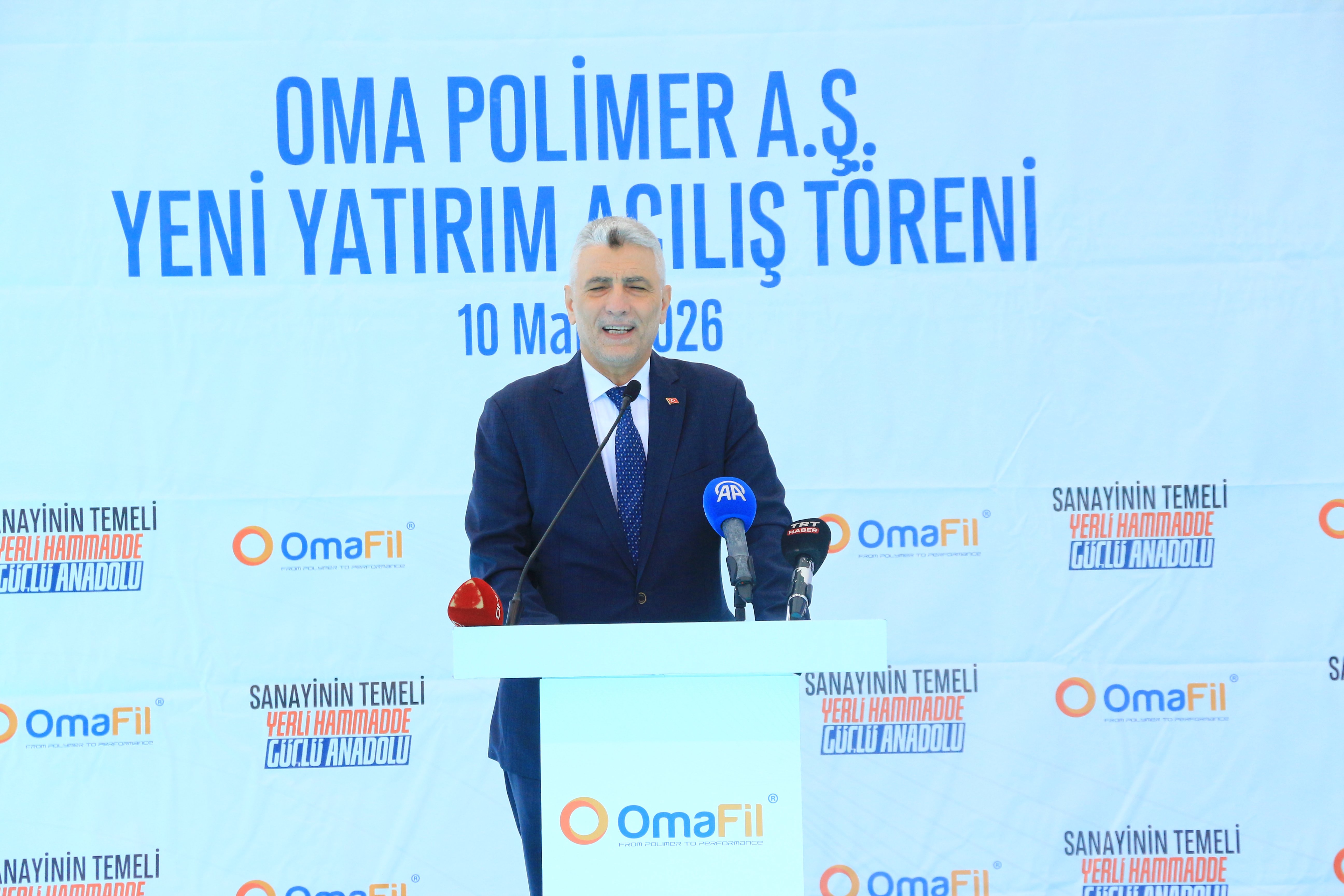 Bakan Bolat açıklama yaparken