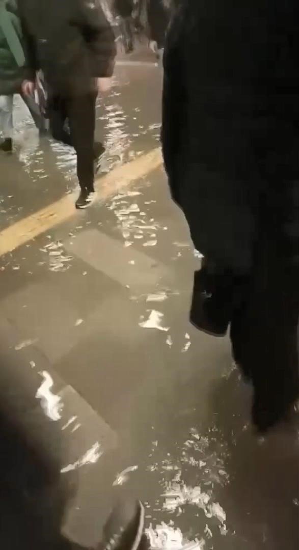 Mecidiyeköy alt geçidi su bastı