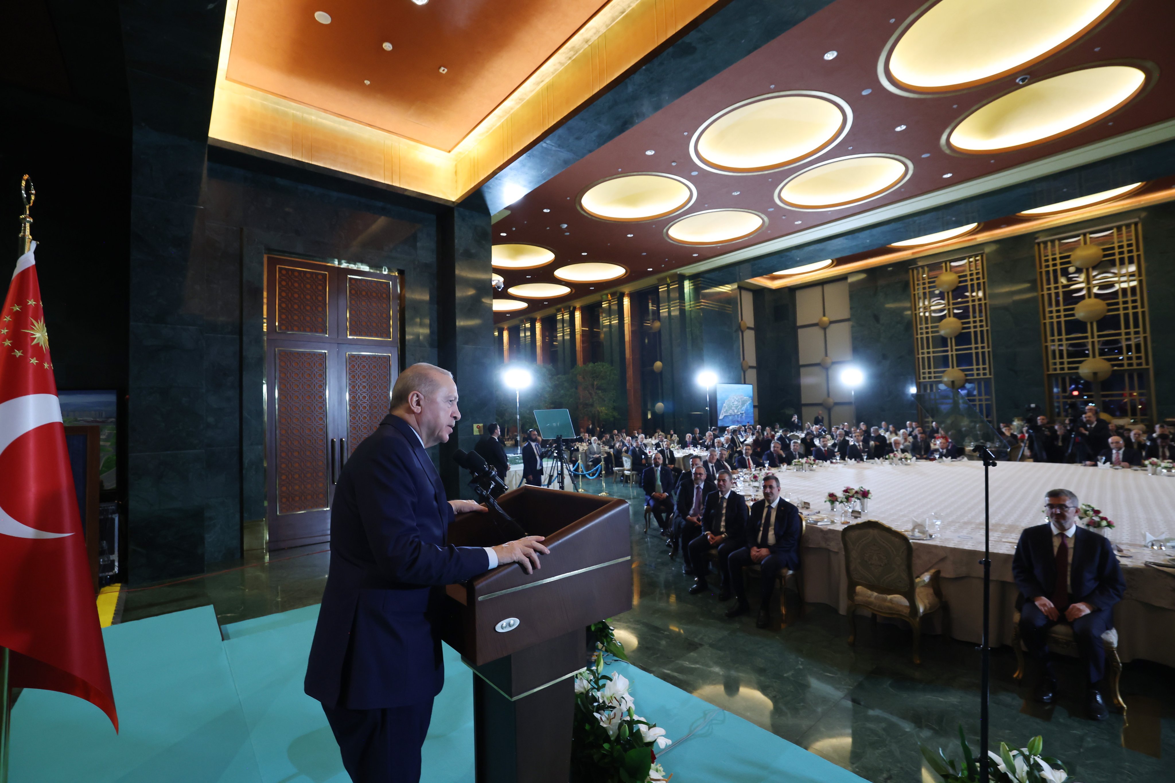 Cumhurbaşkanı Erdoğan Konuşma Yaparken