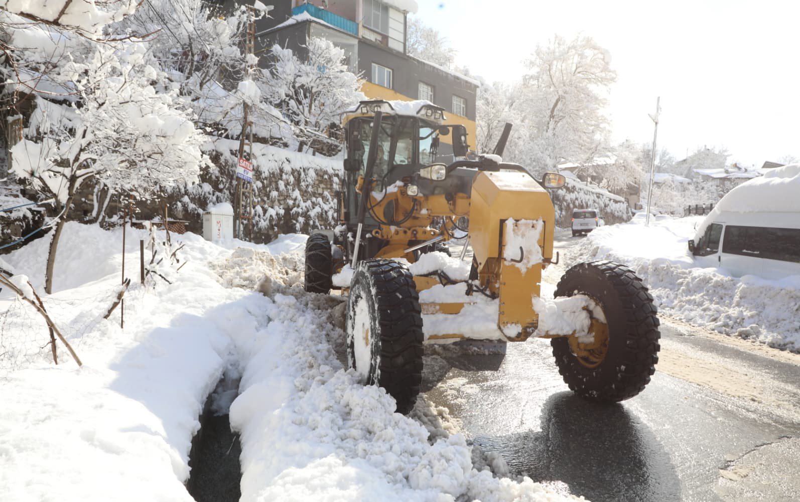 Bitlis sağlık ekipleri kar