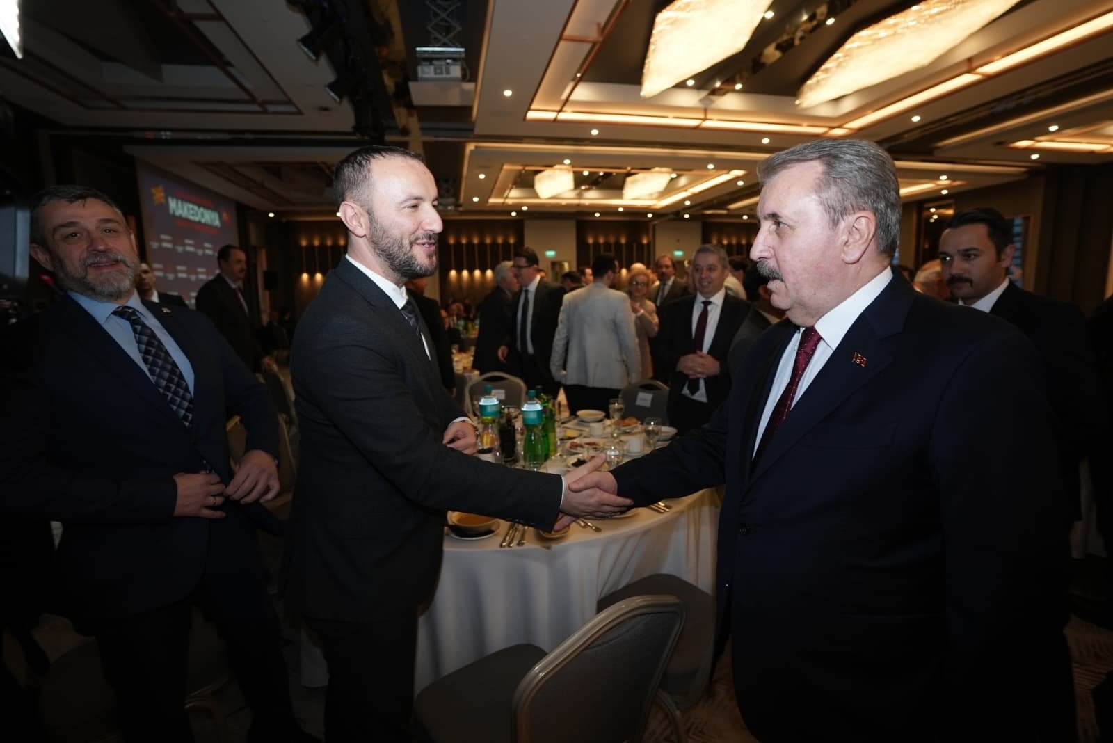 Üsküp iftar programı katılımcıları