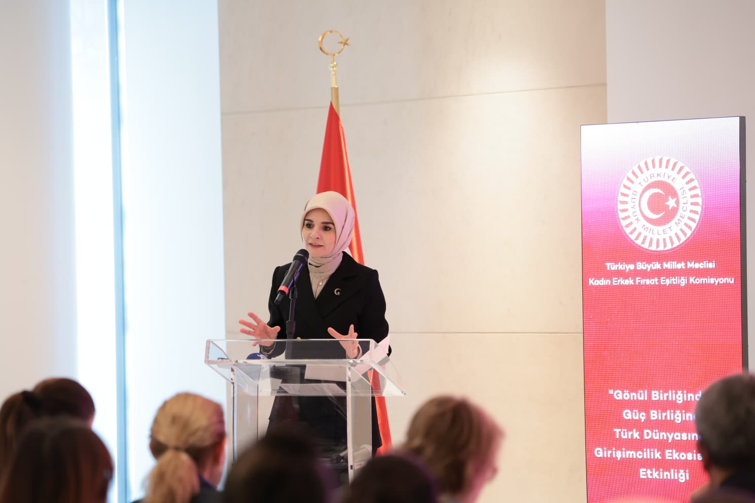 Bakan Göktaş BM delegeleriyle birlikte