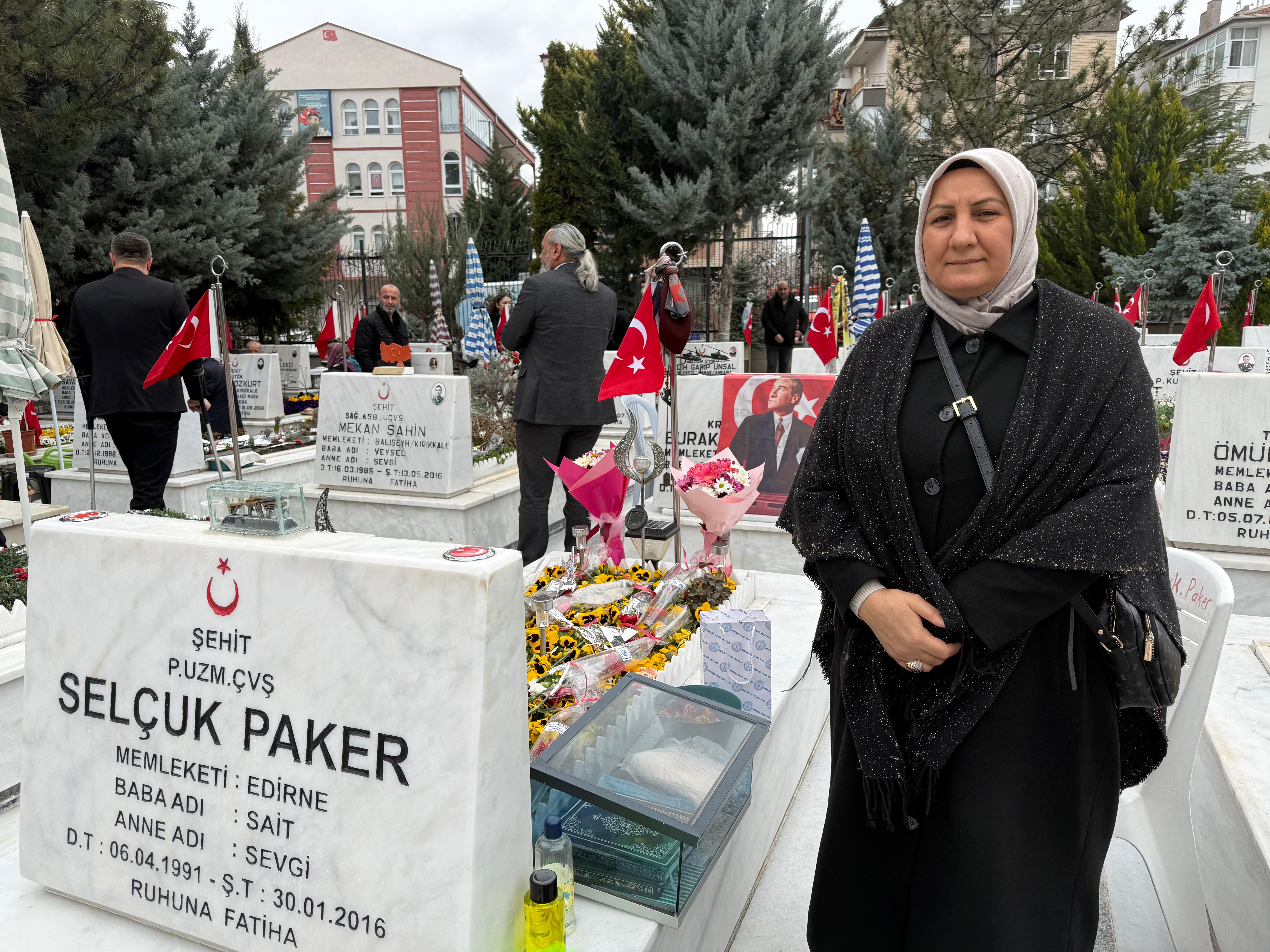 Ankara mezarlıklarında Ramazan Bayramı arifesi ziyaretçiler