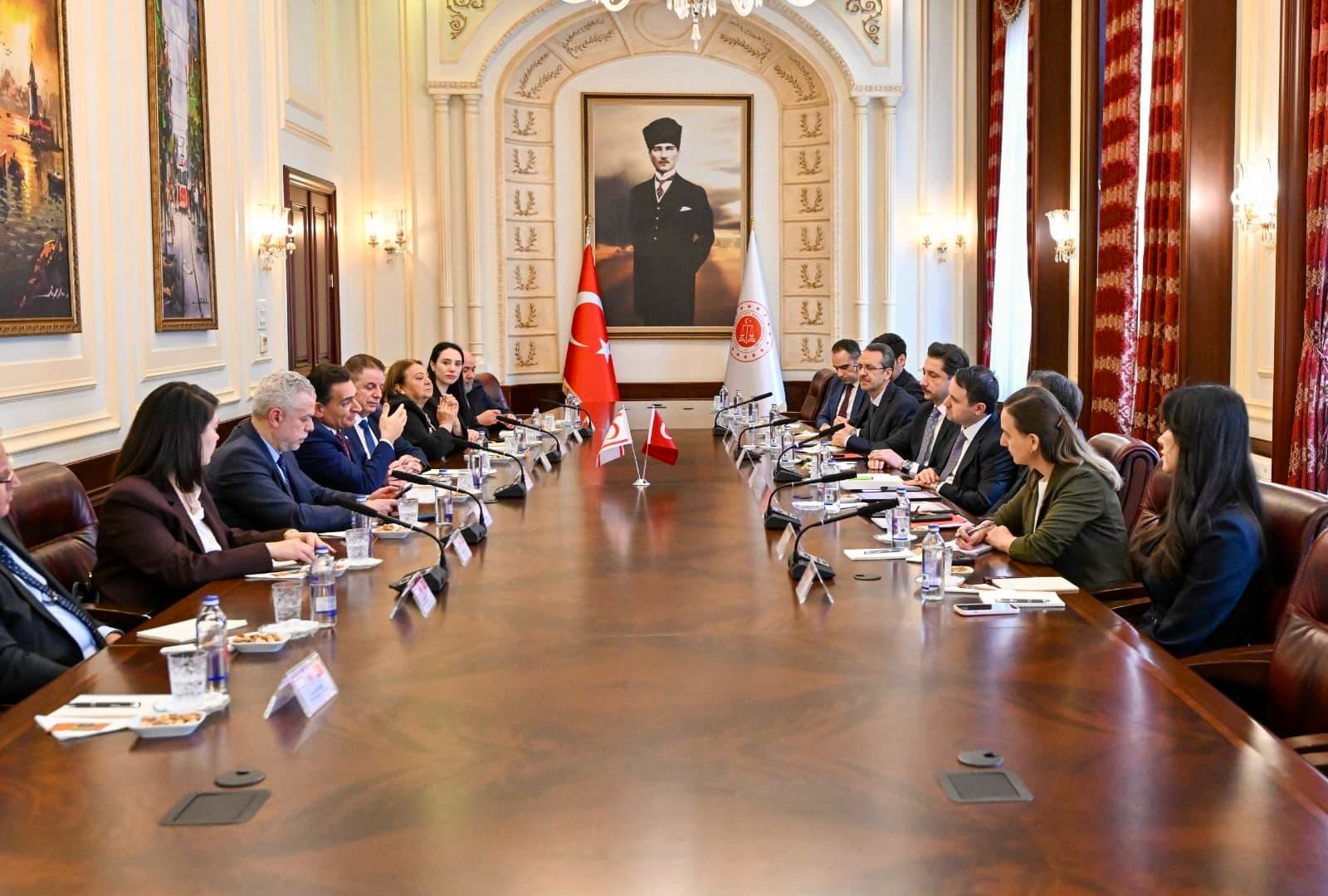 Adalet Bakanı Akın Gürlek KKTC İçişleri Bakanı Dursun Oğuz ile görüşüyor