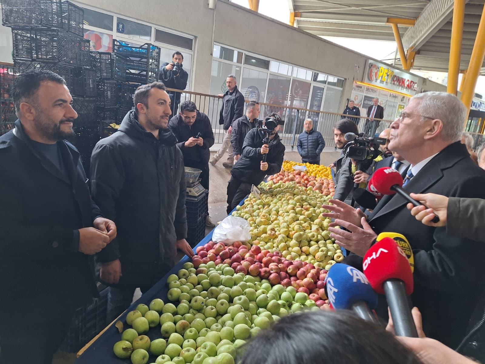 Müsavat Dervişoğlu pazar ziyareti 2