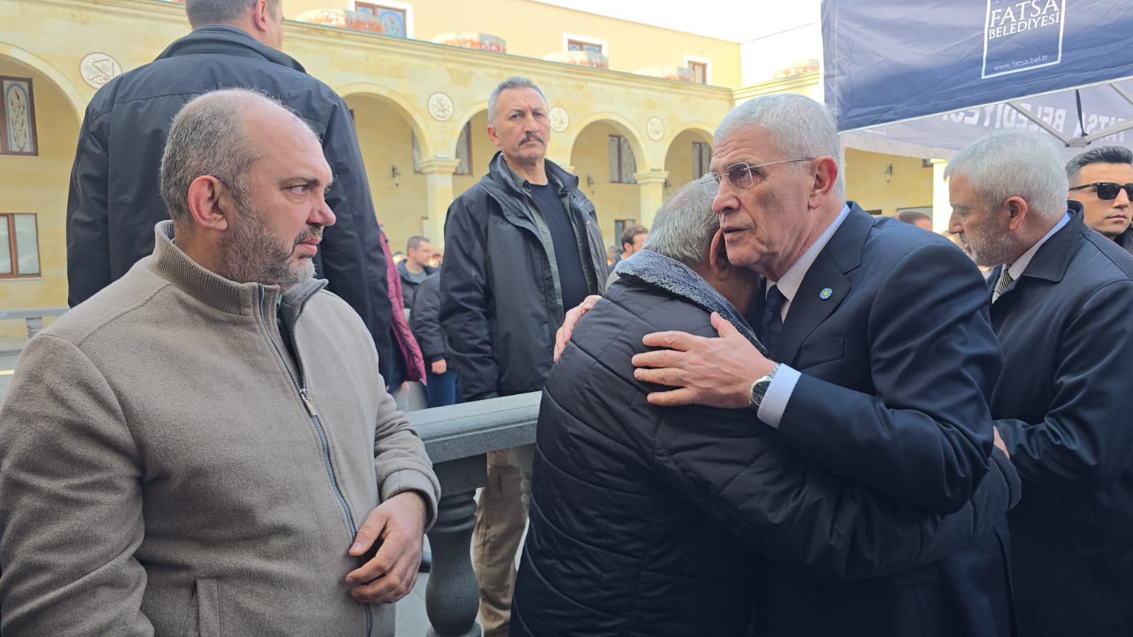 Müsavat Dervişoğlu Fatsa halkıyla