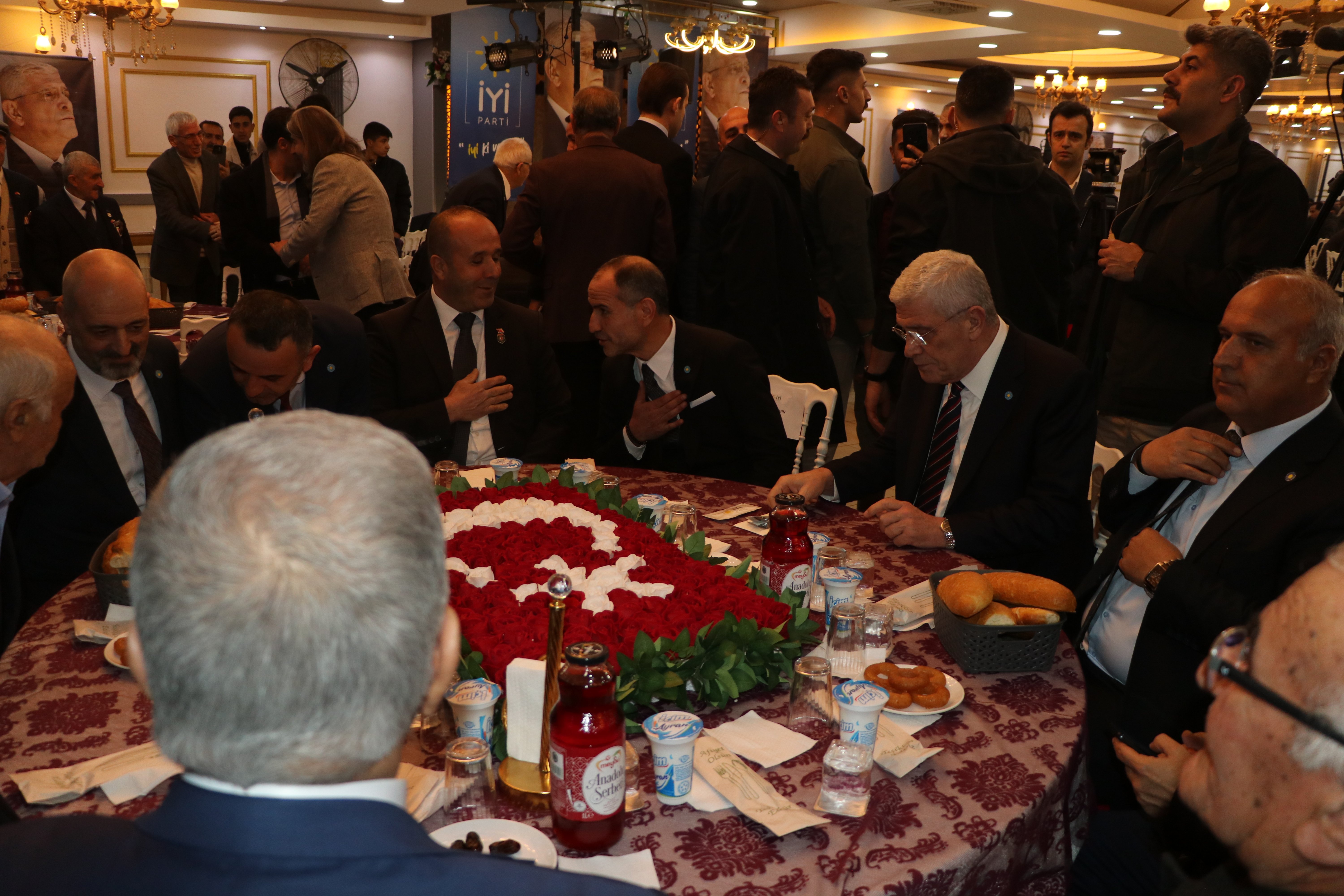 Müsavat Dervişoğlu Konuşma Yapıyor