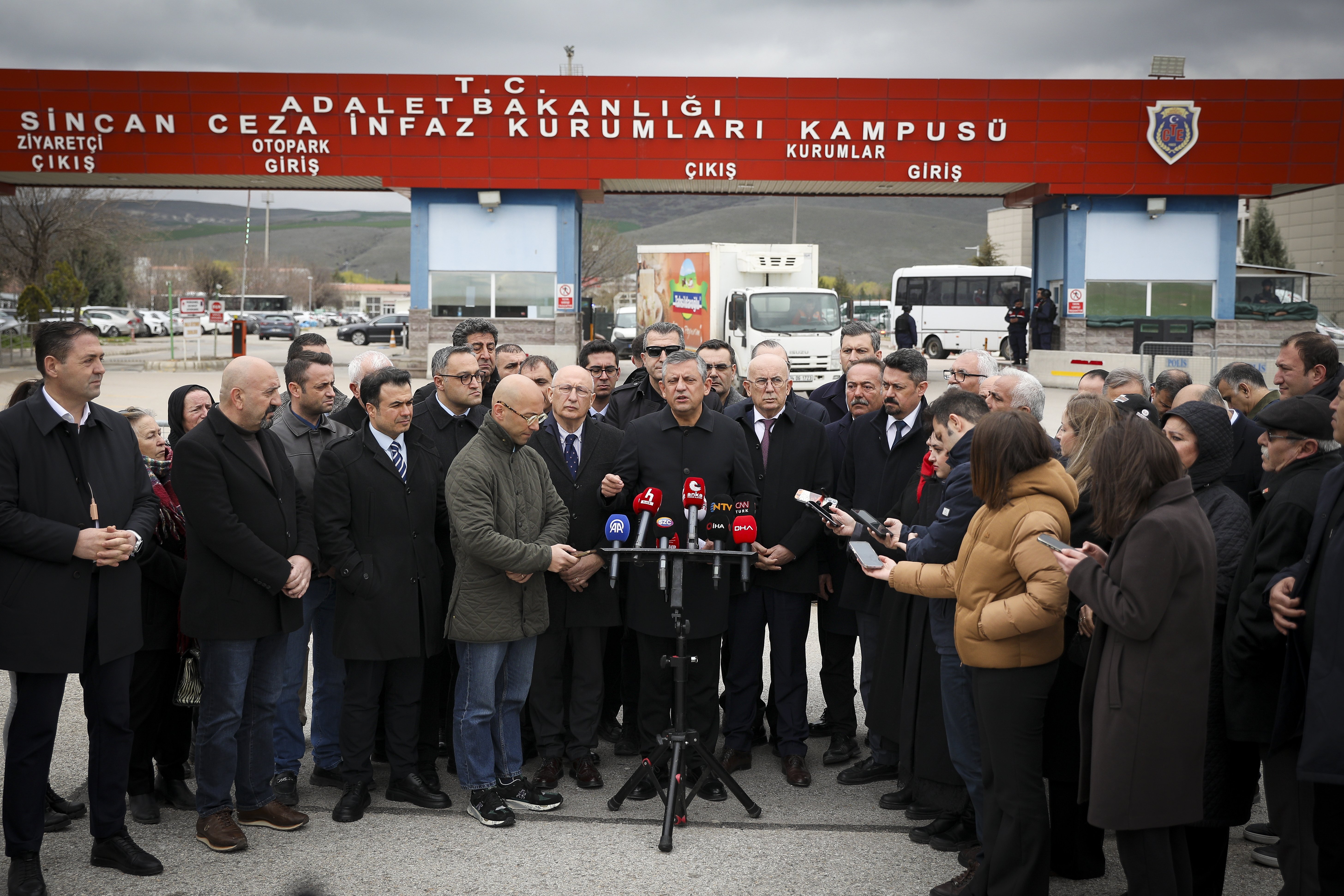 Özgür Özel Sincan Cezaevi