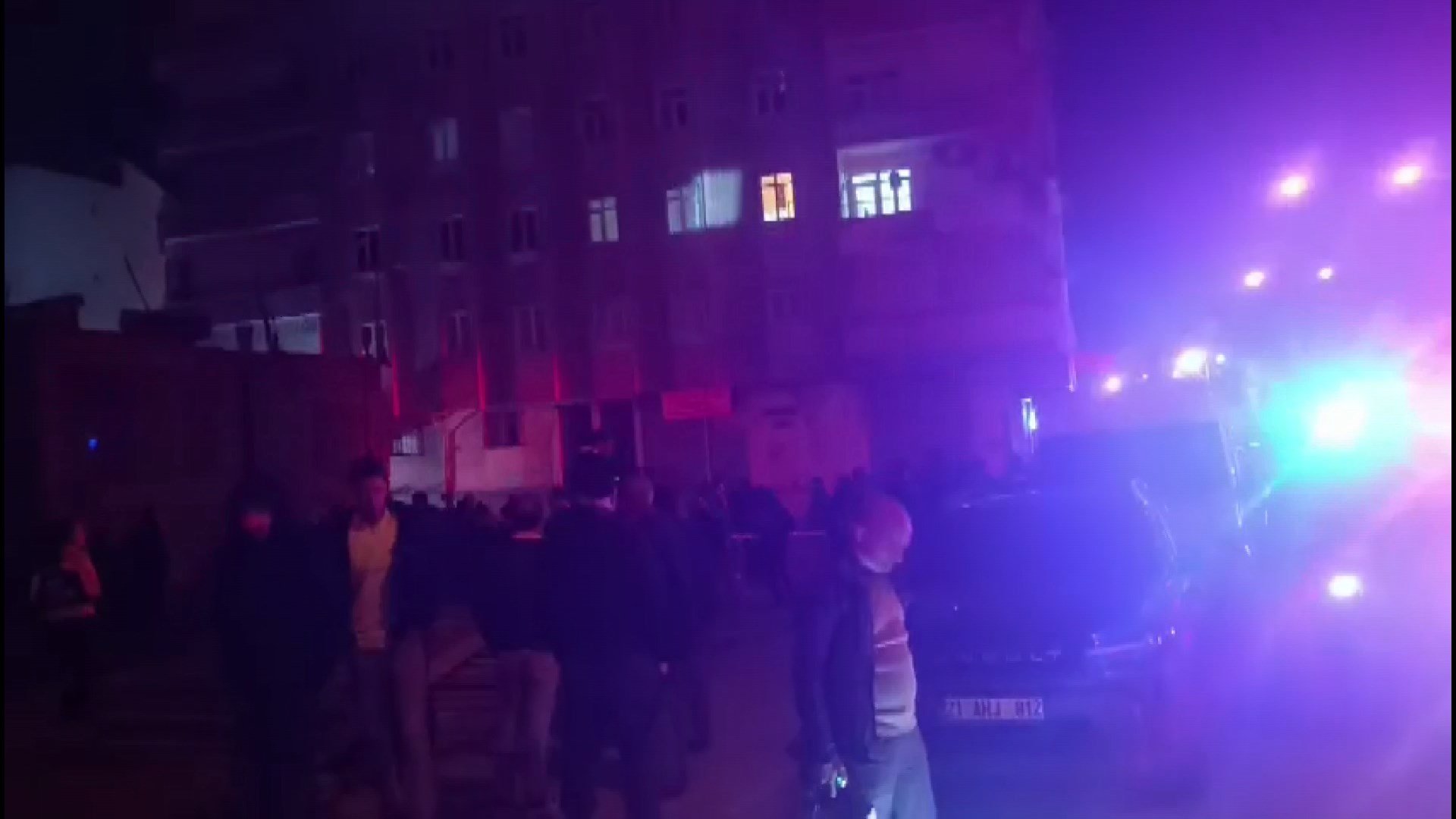 Diyarbakır Apartman Tahliyesi AFAD Ekipleri